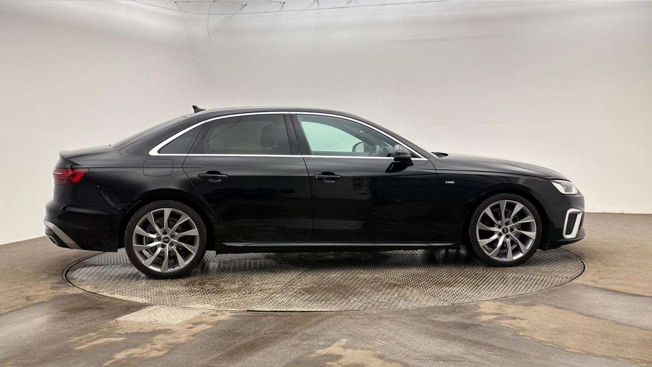 A 2022 AUDI A4 2.0 TDI 35 S line Saloon 4dr Diesel S Tronic Euro 6 (s/s) (163 ps) A 2022 AUDI A4 2.0 TDI 35 S line Saloon 4dr Diesel S Tronic Euro 6 (s/s) (163 ps)