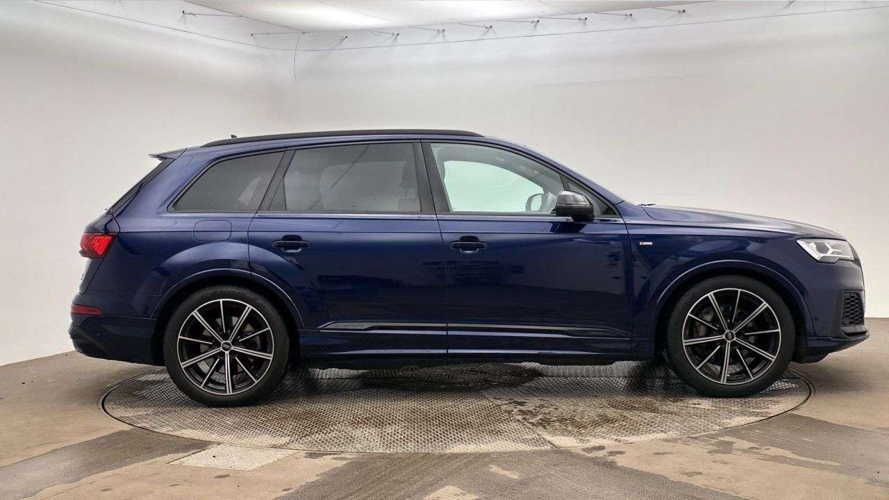 A 2022 AUDI Q7 3.0 TFSI V6 55 Black Edition SUV 5dr Petrol Tiptronic quattro Euro 6 (s/s) A 2022 AUDI Q7 3.0 TFSI V6 55 Black Edition SUV 5dr Petrol Tiptronic quattro Euro 6 (s/s)