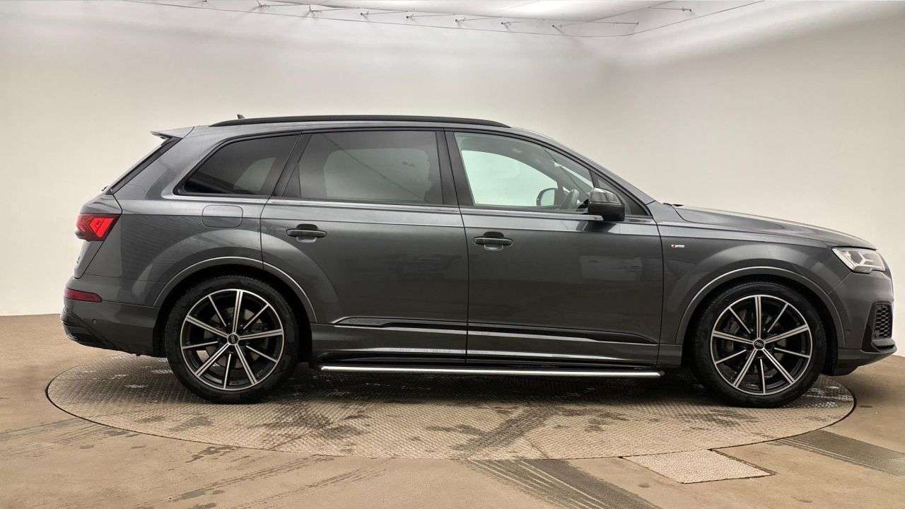 A 2022 AUDI Q7 3.0 TFSI V6 55 Black Edition SUV 5dr Petrol Tiptronic quattro Euro 6 (s/s) A 2022 AUDI Q7 3.0 TFSI V6 55 Black Edition SUV 5dr Petrol Tiptronic quattro Euro 6 (s/s)