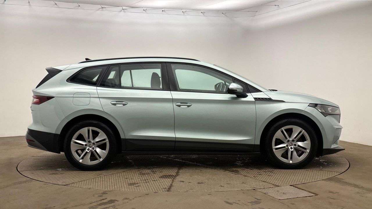 A 2022 SKODA ENYAQ iV 62kWh 60 SUV 5dr Electric Auto (DC120kW) (179 ps) A 2022 SKODA ENYAQ iV 62kWh 60 SUV 5dr Electric Auto (DC120kW) (179 ps)
