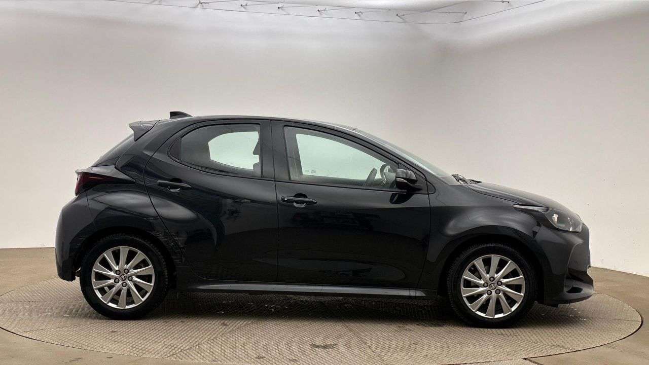 A 2023 TOYOTA YARIS 1.5 VVT-h Icon Hatchback 5dr Petrol Hybrid E-CVT Euro 6 (s/s) (116 ps) A 2023 TOYOTA YARIS 1.5 VVT-h Icon Hatchback 5dr Petrol Hybrid E-CVT Euro 6 (s/s) (116 ps)