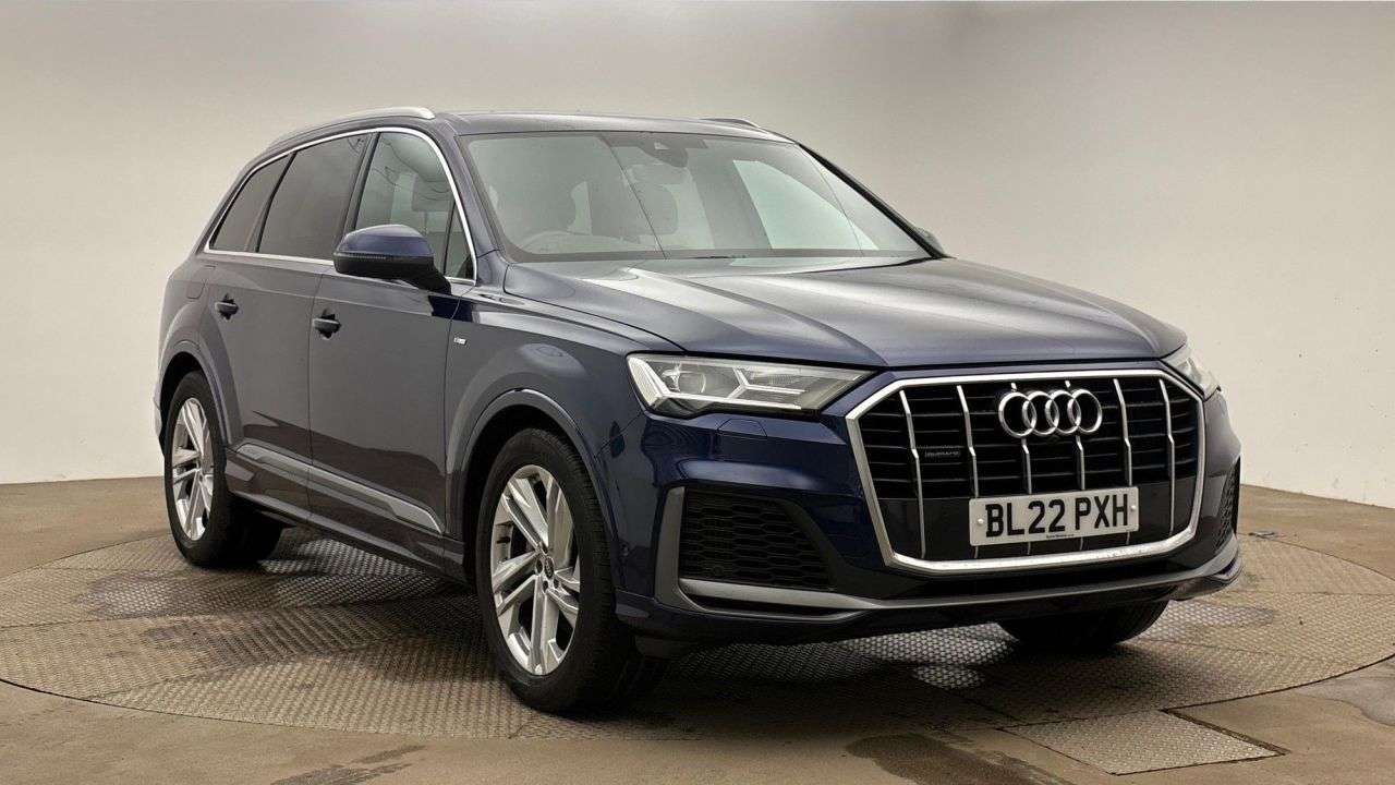 A 2022 AUDI Q7 3.0 TFSI V6 55 S line SUV 5dr Petrol Tiptronic quattro Euro 6 (s/s) (340 ps A 2022 AUDI Q7 3.0 TFSI V6 55 S line SUV 5dr Petrol Tiptronic quattro Euro 6 (s/s) (340 ps