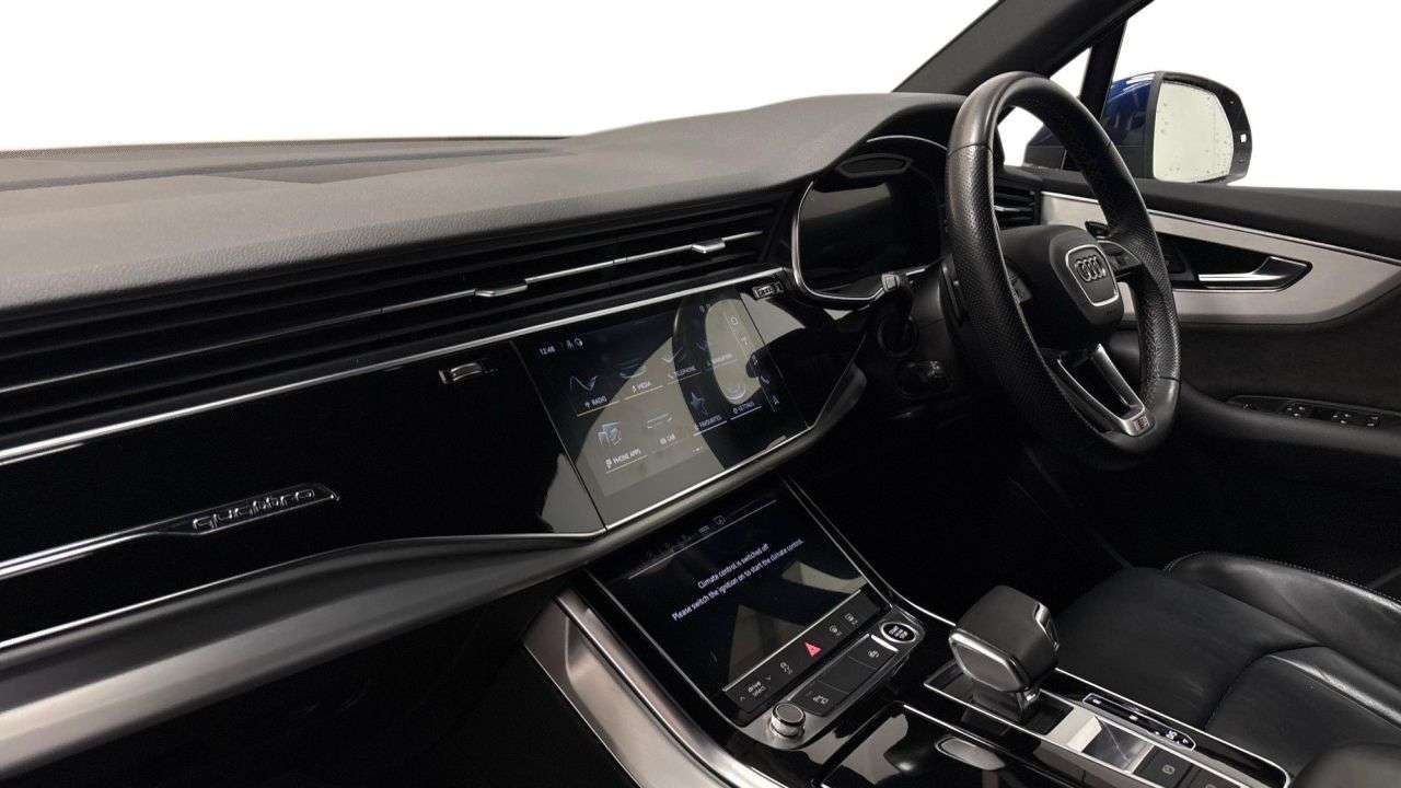 A 2022 AUDI Q7 3.0 TFSI V6 55 S line SUV 5dr Petrol Tiptronic quattro Euro 6 (s/s) (340 ps A 2022 AUDI Q7 3.0 TFSI V6 55 S line SUV 5dr Petrol Tiptronic quattro Euro 6 (s/s) (340 ps