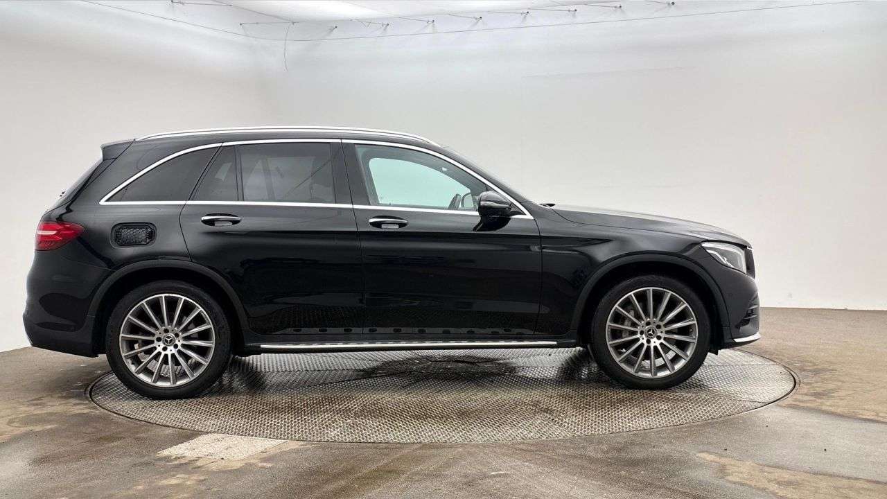 A 2017 MERCEDES-BENZ GLC CLASS 2.1 GLC250d AMG Line (Premium) SUV 5dr Diesel G-Tronic 4MATIC Euro 6 (s/s) A 2017 MERCEDES-BENZ GLC CLASS 2.1 GLC250d AMG Line (Premium) SUV 5dr Diesel G-Tronic 4MATIC Euro 6 (s/s)