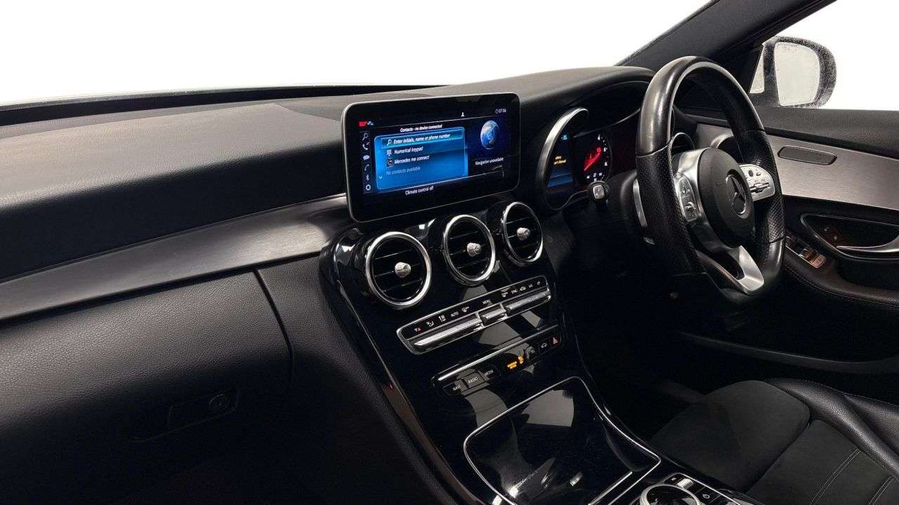 A 2018 MERCEDES-BENZ C CLASS 2.0 C220d AMG Line Saloon 4dr Diesel G-Tronic+ Euro 6 (s/s) (194 ps) A 2018 MERCEDES-BENZ C CLASS 2.0 C220d AMG Line Saloon 4dr Diesel G-Tronic+ Euro 6 (s/s) (194 ps)