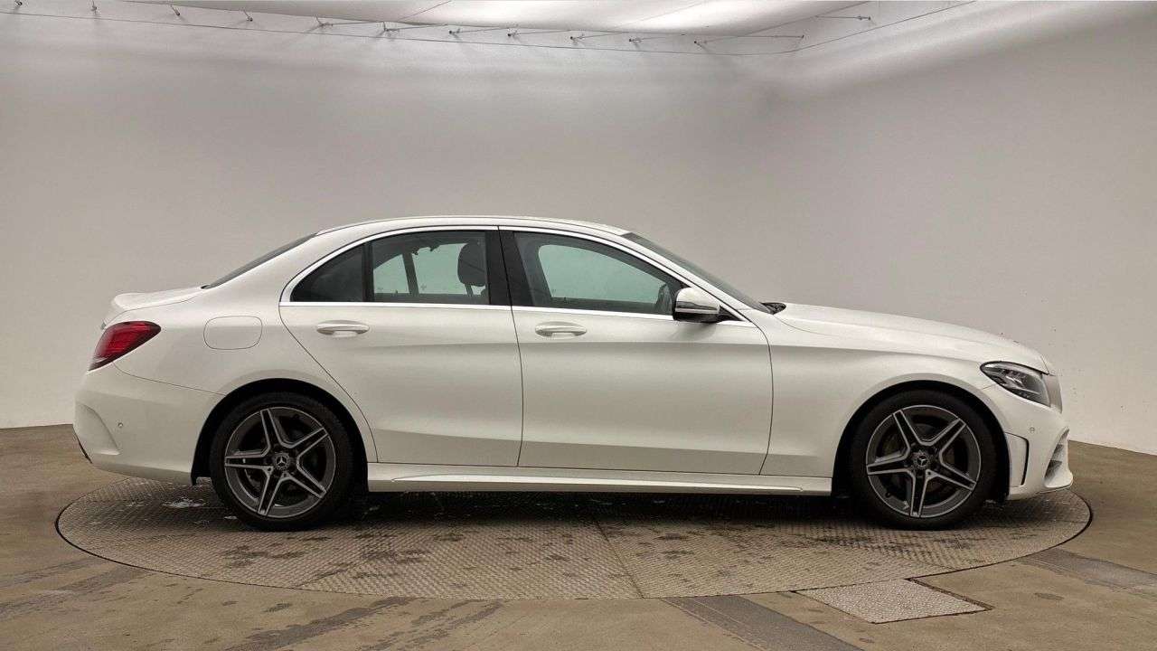 A 2018 MERCEDES-BENZ C CLASS 2.0 C220d AMG Line Saloon 4dr Diesel G-Tronic+ Euro 6 (s/s) (194 ps) A 2018 MERCEDES-BENZ C CLASS 2.0 C220d AMG Line Saloon 4dr Diesel G-Tronic+ Euro 6 (s/s) (194 ps)