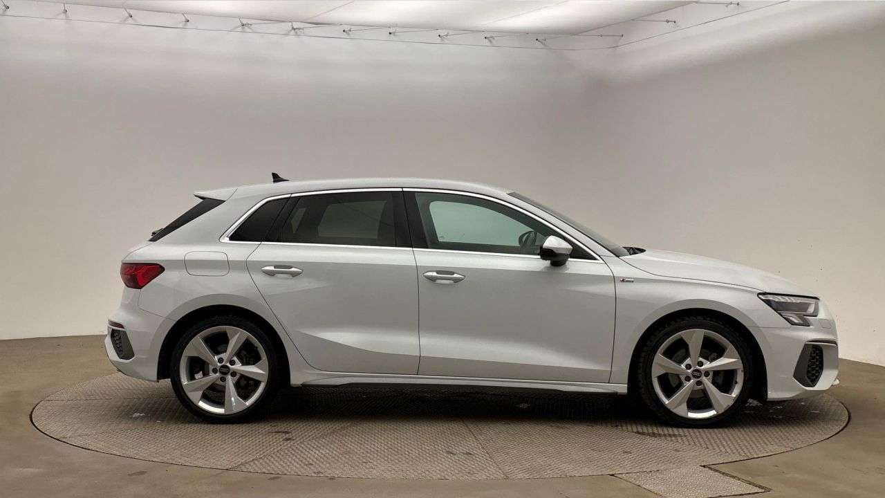 A 2021 AUDI A3 1.5 TFSI 35 S line Sportback 5dr Petrol Manual Euro 6 (s/s) (150 ps) A 2021 AUDI A3 1.5 TFSI 35 S line Sportback 5dr Petrol Manual Euro 6 (s/s) (150 ps)