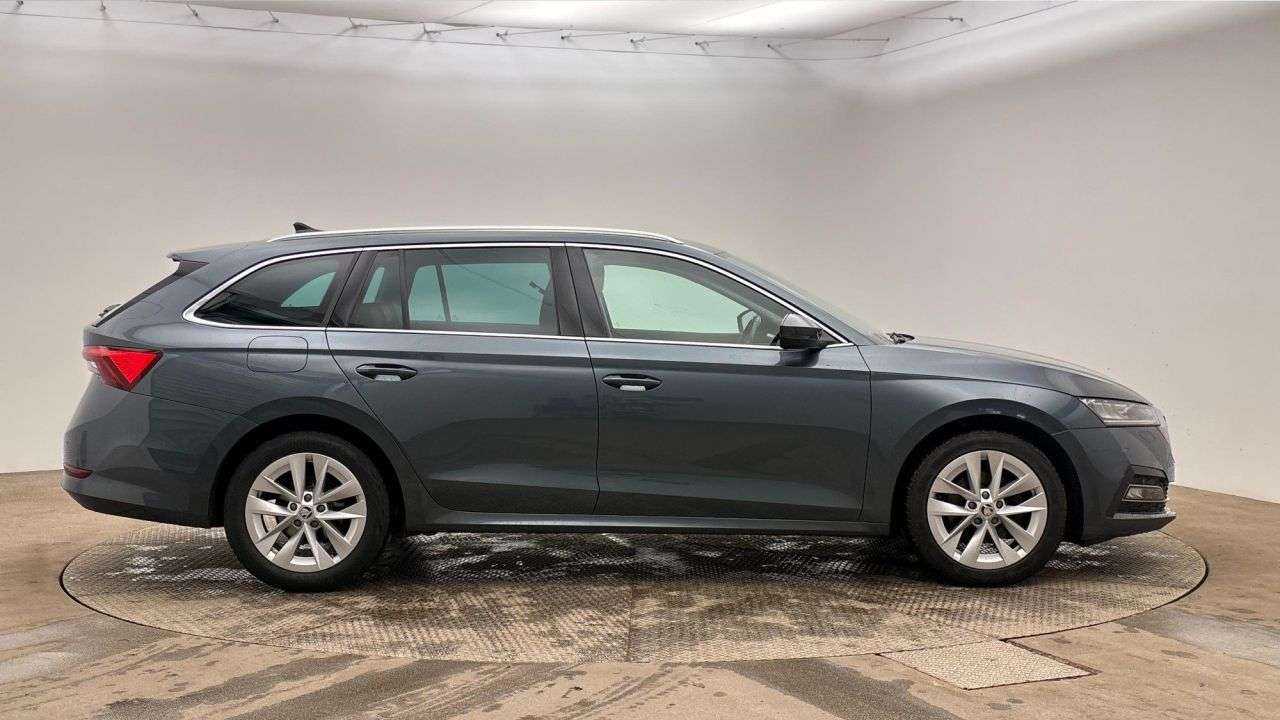 A 2021 SKODA OCTAVIA 1.5 TSI e-TEC MHEV SE L Estate 5dr Petrol Hybrid DSG Euro 6 (s/s) (150 ps) A 2021 SKODA OCTAVIA 1.5 TSI e-TEC MHEV SE L Estate 5dr Petrol Hybrid DSG Euro 6 (s/s) (150 ps)