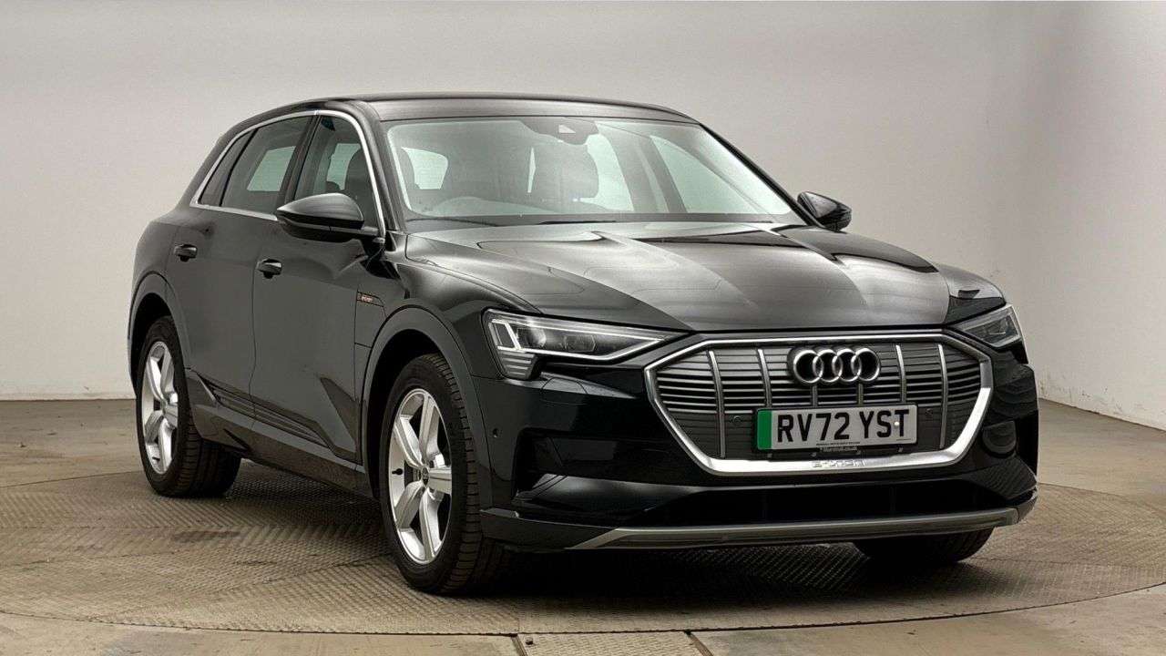 A 2022 AUDI E-TRON 50 Technik SUV 5dr Electric Auto quattro 71.2kWh (11kW Charger) (313 ps) A 2022 AUDI E-TRON 50 Technik SUV 5dr Electric Auto quattro 71.2kWh (11kW Charger) (313 ps)