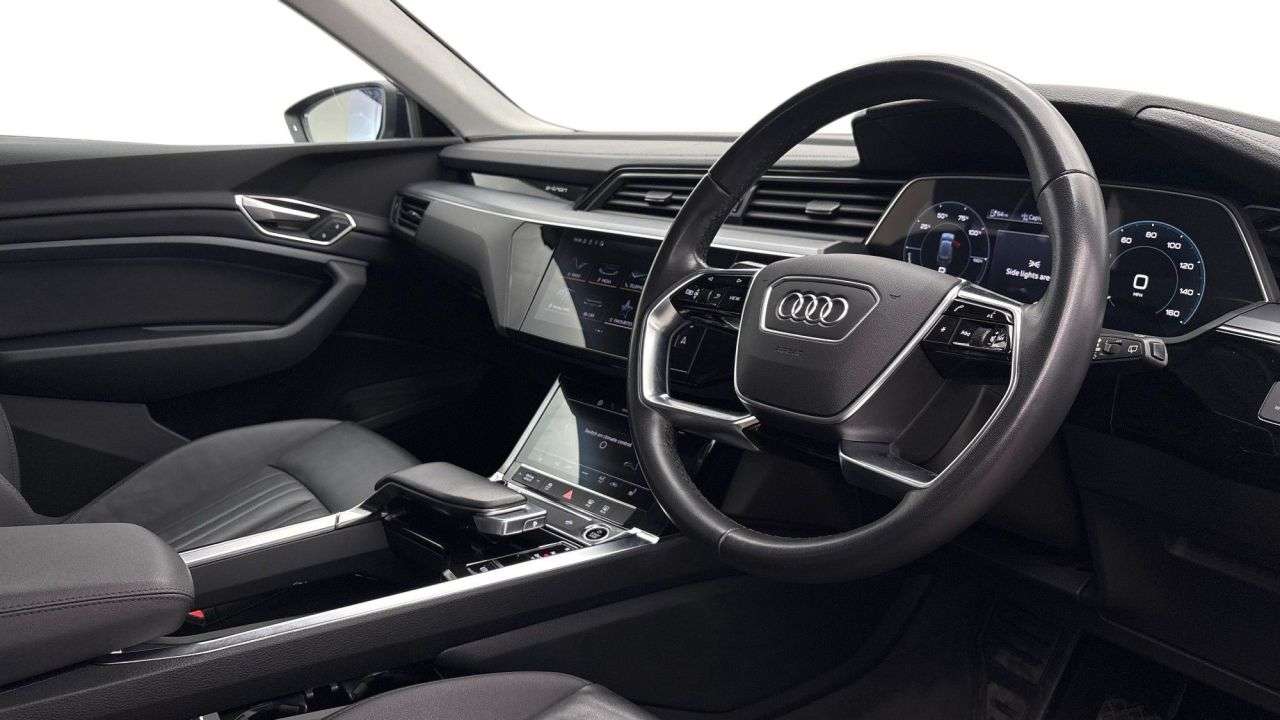 A 2022 AUDI E-TRON 50 Technik SUV 5dr Electric Auto quattro 71.2kWh (11kW Charger) (313 ps) A 2022 AUDI E-TRON 50 Technik SUV 5dr Electric Auto quattro 71.2kWh (11kW Charger) (313 ps)