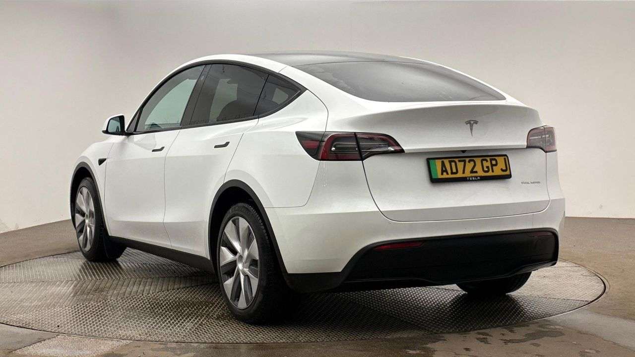 A 2023 TESLA MODEL Y (Dual Motor) Long Range SUV 5dr Electric Auto 4WDE (384 bhp) A 2023 TESLA MODEL Y (Dual Motor) Long Range SUV 5dr Electric Auto 4WDE (384 bhp)