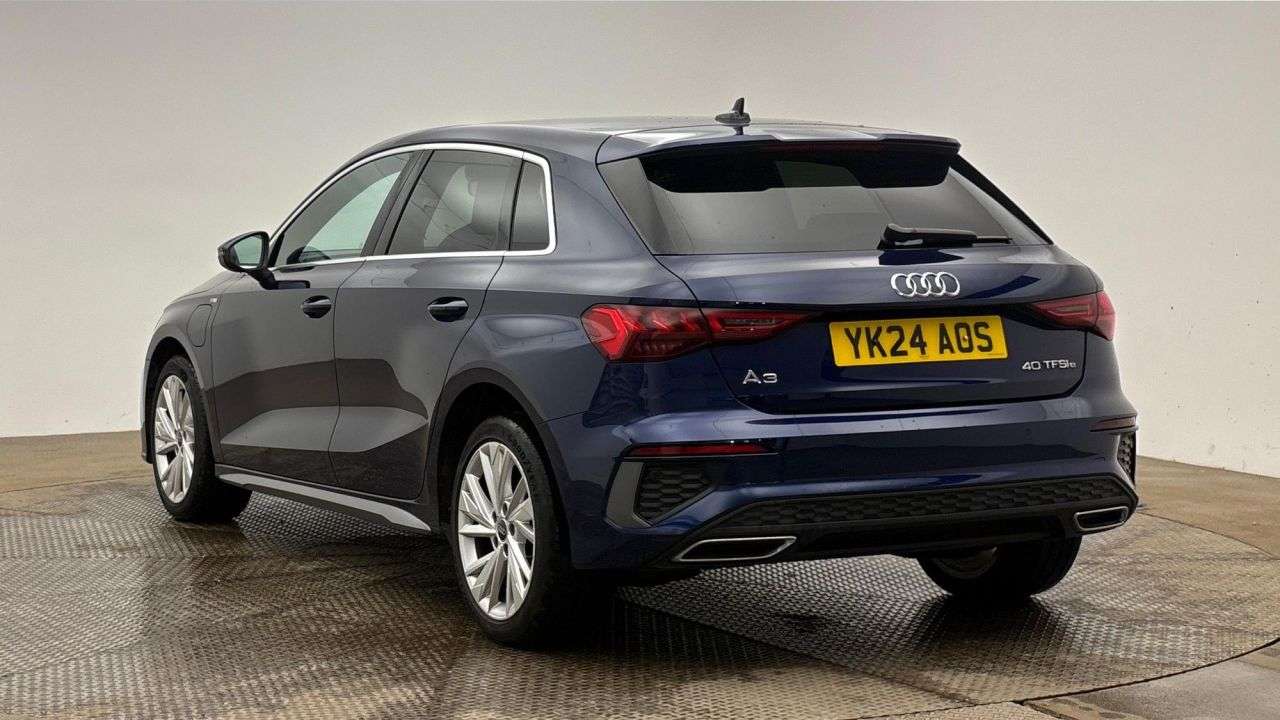 A 2024 AUDI A3 1.4 TFSIe 40 S line Sportback 5dr Petrol Plug-in Hybrid S Tronic Euro 6 (s/ A 2024 AUDI A3 1.4 TFSIe 40 S line Sportback 5dr Petrol Plug-in Hybrid S Tronic Euro 6 (s/