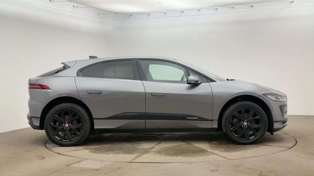 A 2021 JAGUAR I-PACE 400 90kWh HSE SUV 5dr Electric Auto 4WD (400 ps) A 2021 JAGUAR I-PACE 400 90kWh HSE SUV 5dr Electric Auto 4WD (400 ps)