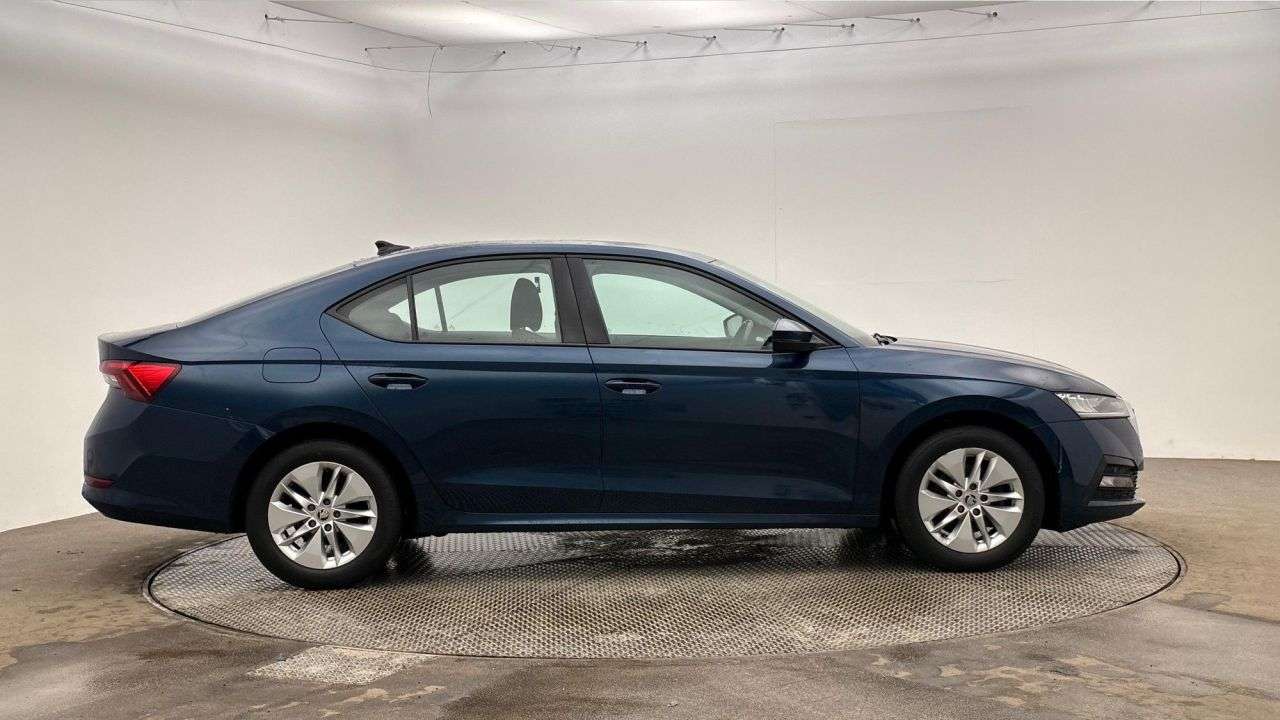 A 2022 SKODA OCTAVIA 1.5 TSI ACT SE Technology Hatchback 5dr Petrol Manual Euro 6 (s/s) (150 ps) A 2022 SKODA OCTAVIA 1.5 TSI ACT SE Technology Hatchback 5dr Petrol Manual Euro 6 (s/s) (150 ps)