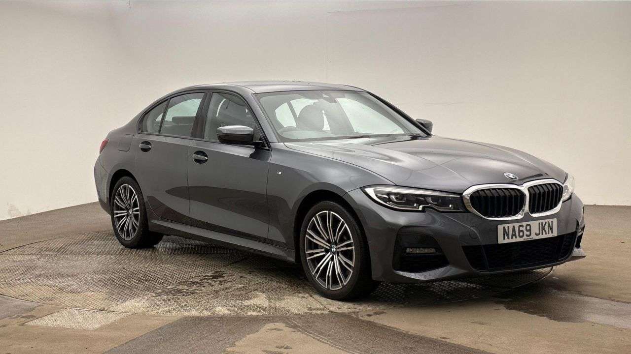 A 2019 BMW 3 SERIES 2.0 330e 12kWh M Sport Saloon 4dr Petrol Plug-in Hybrid Auto Euro 6 (s/s) ( A 2019 BMW 3 SERIES 2.0 330e 12kWh M Sport Saloon 4dr Petrol Plug-in Hybrid Auto Euro 6 (s/s) (