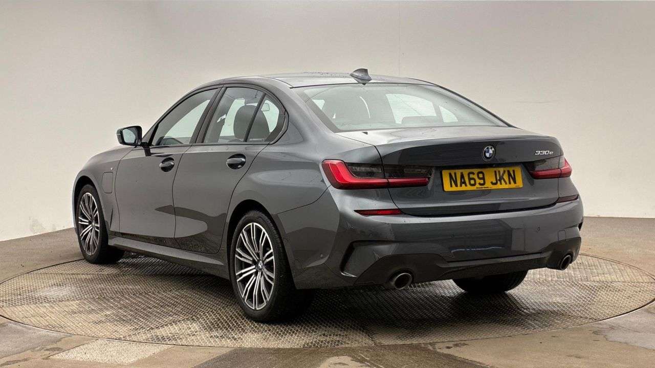 A 2019 BMW 3 SERIES 2.0 330e 12kWh M Sport Saloon 4dr Petrol Plug-in Hybrid Auto Euro 6 (s/s) ( A 2019 BMW 3 SERIES 2.0 330e 12kWh M Sport Saloon 4dr Petrol Plug-in Hybrid Auto Euro 6 (s/s) (