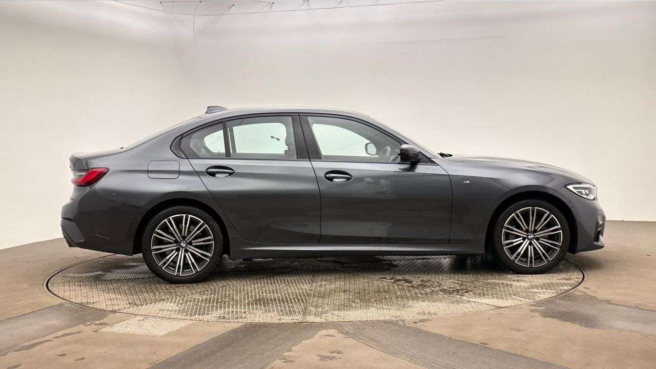 A 2019 BMW 3 SERIES 2.0 330e 12kWh M Sport Saloon 4dr Petrol Plug-in Hybrid Auto Euro 6 (s/s) ( A 2019 BMW 3 SERIES 2.0 330e 12kWh M Sport Saloon 4dr Petrol Plug-in Hybrid Auto Euro 6 (s/s) (