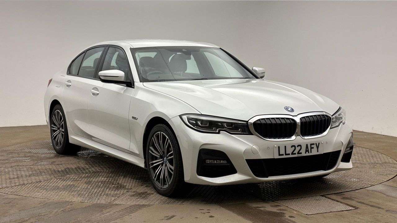 A 2022 BMW 3 SERIES 2.0 330e 12kWh M Sport Saloon 4dr Petrol Plug-in Hybrid Auto Euro 6 (s/s) ( A 2022 BMW 3 SERIES 2.0 330e 12kWh M Sport Saloon 4dr Petrol Plug-in Hybrid Auto Euro 6 (s/s) (