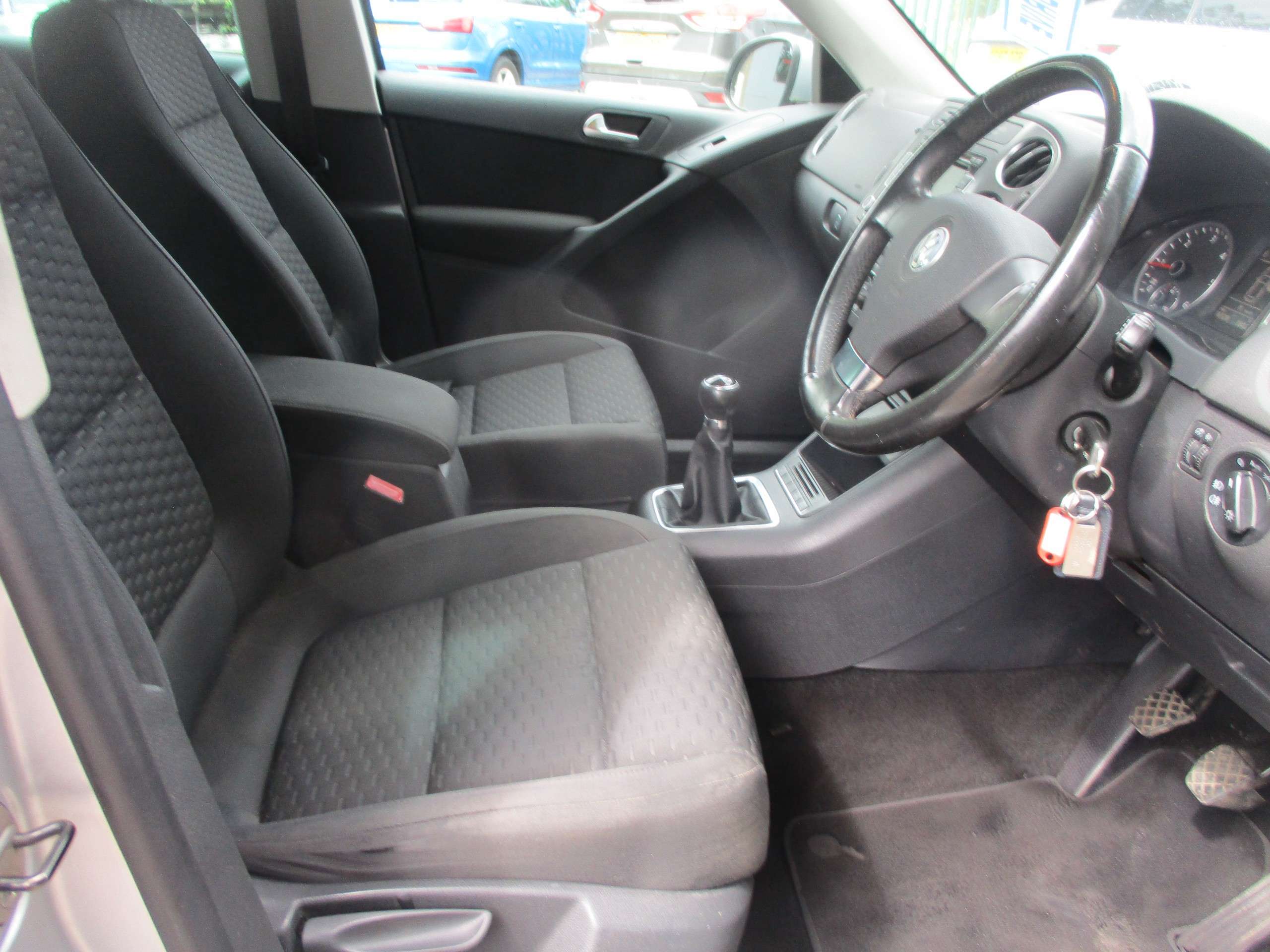 2010 VOLKSWAGEN TIGUAN 2010 VOLKSWAGEN TIGUAN
