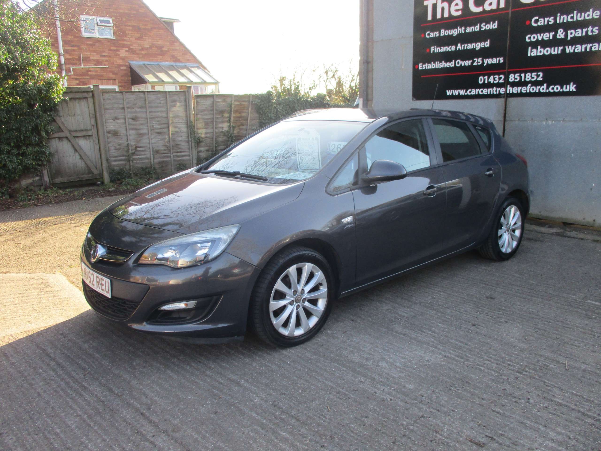 A 2012 VAUXHALL ASTRA 1.4 16v Active Hatchback 5dr Petrol Manual Euro 5 (100 ps) A 2012 VAUXHALL ASTRA 1.4 16v Active Hatchback 5dr Petrol Manual Euro 5 (100 ps)