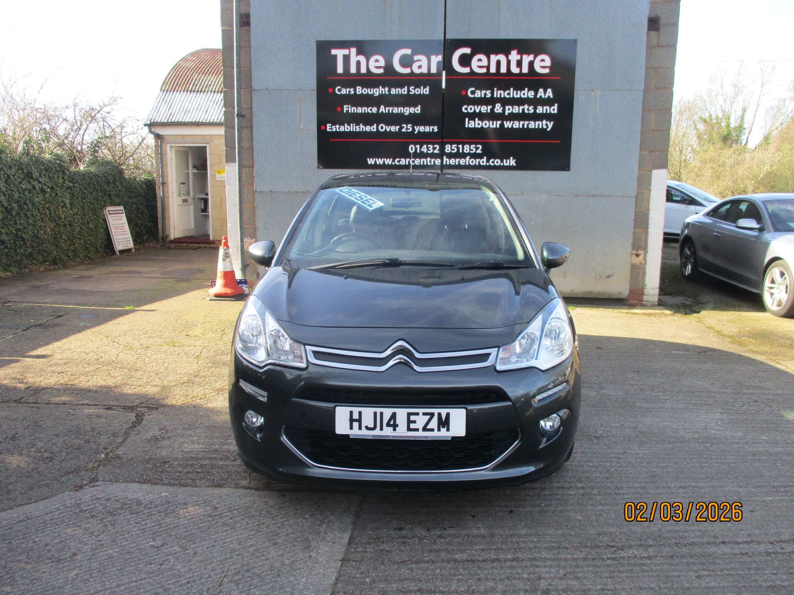 A 2014 CITROEN C3 1.6 e-HDi Airdream Exclusive Hatchback 5dr Diesel Manual Euro 5 (s/s) (90 ps) A 2014 CITROEN C3 1.6 e-HDi Airdream Exclusive Hatchback 5dr Diesel Manual Euro 5 (s/s) (90 ps)