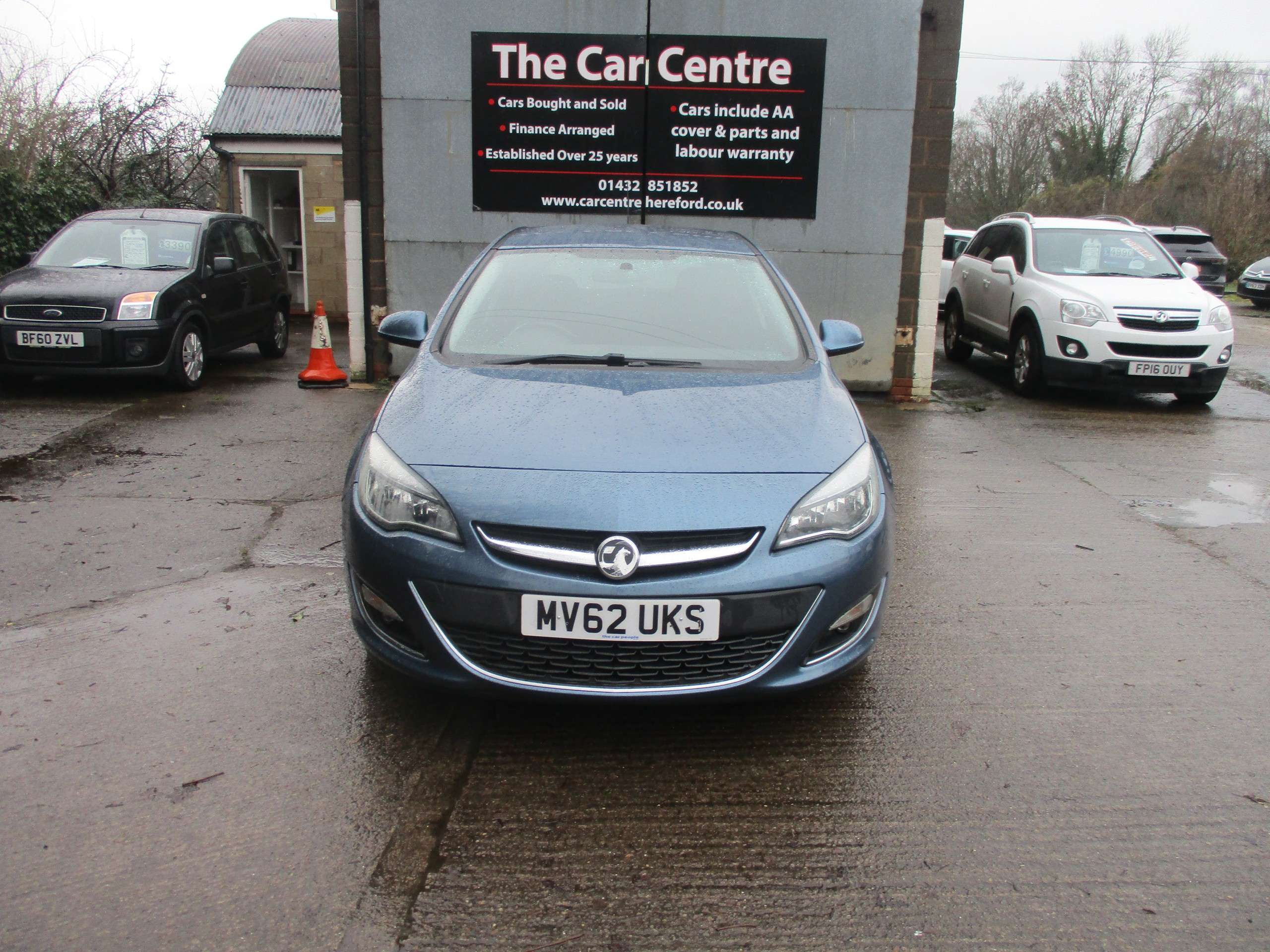 A 2013 VAUXHALL ASTRA 1.4 16v SRi Hatchback 5dr Petrol Manual Euro 5 (100 ps) A 2013 VAUXHALL ASTRA 1.4 16v SRi Hatchback 5dr Petrol Manual Euro 5 (100 ps)