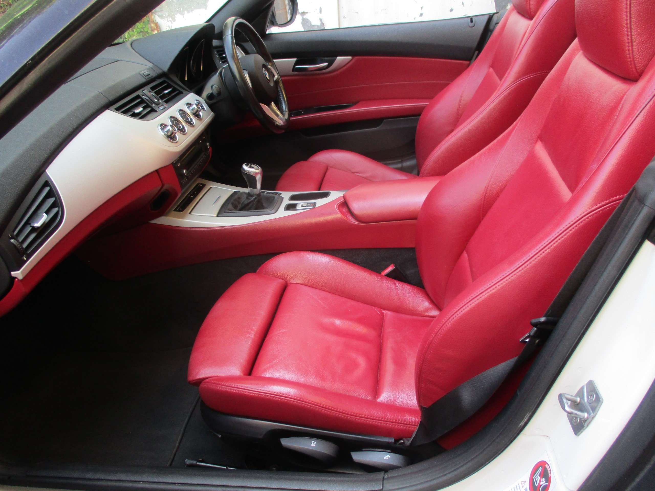 A 2011 BMW Z4 2.5 23i Highline Edition Convertible 2dr Petrol Manual sDrive Euro 5 (204 ps) A 2011 BMW Z4 2.5 23i Highline Edition Convertible 2dr Petrol Manual sDrive Euro 5 (204 ps)