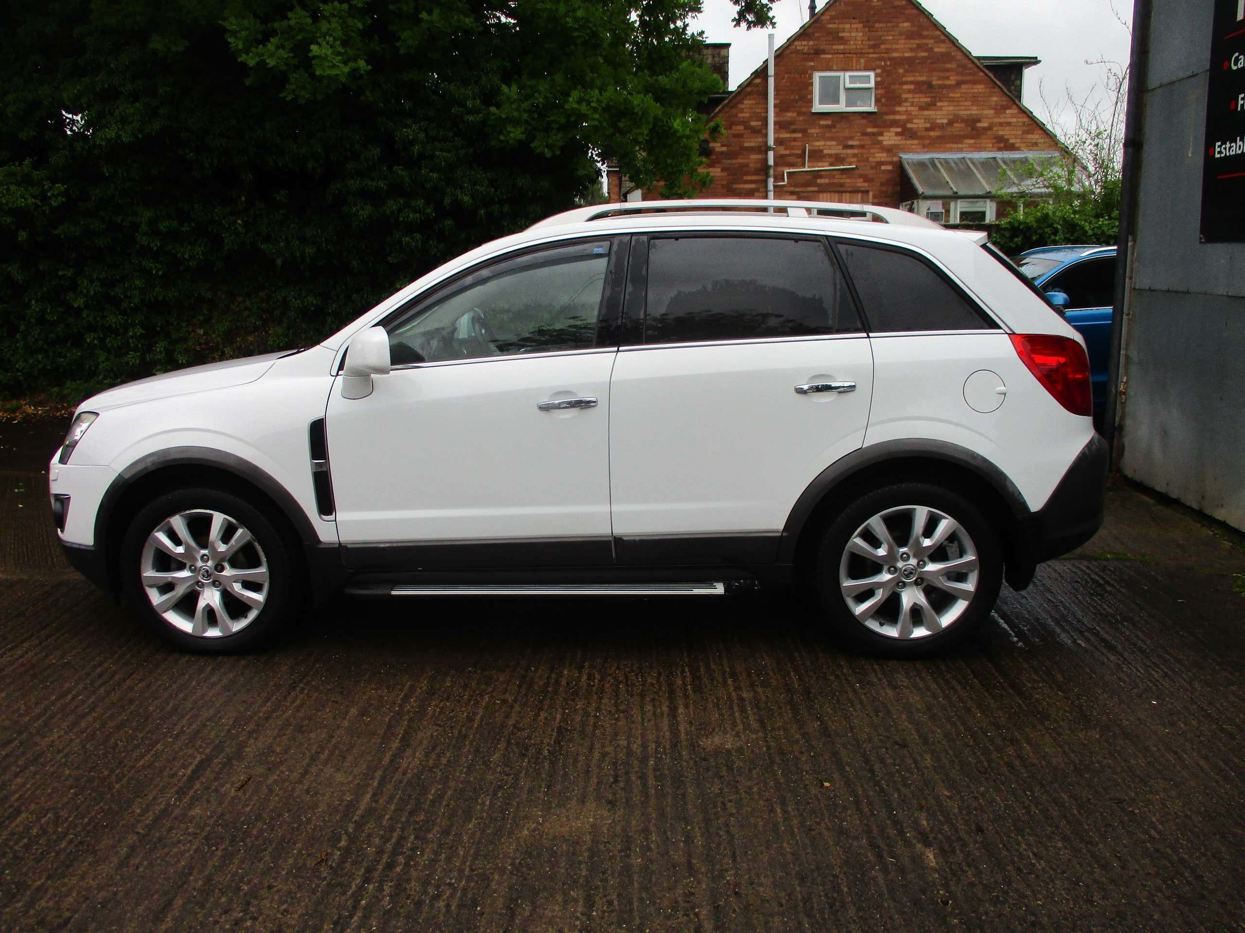 A 2015 VAUXHALL ANTARA 2.2 CDTi Diamond SUV 5dr Diesel Manual 2WD Euro 5 (s/s) (163 ps) A 2015 VAUXHALL ANTARA 2.2 CDTi Diamond SUV 5dr Diesel Manual 2WD Euro 5 (s/s) (163 ps)