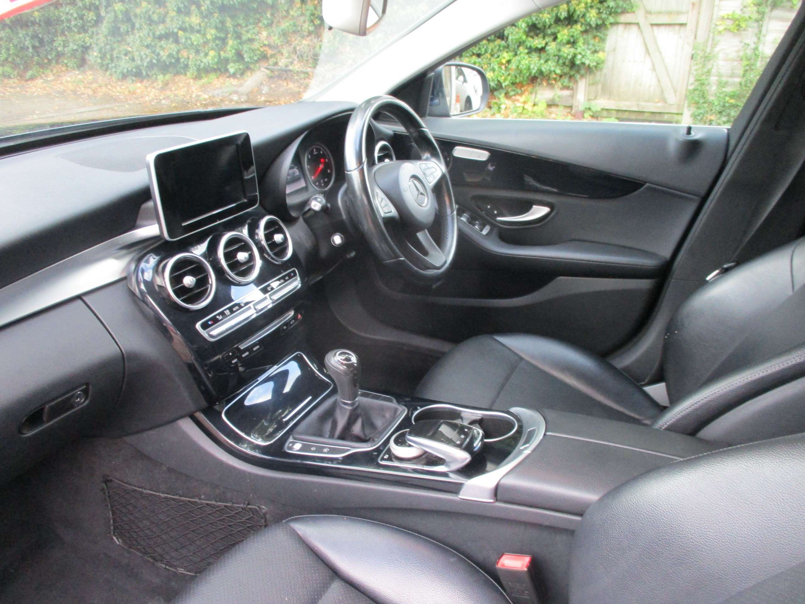 A 2015 MERCEDES-BENZ C CLASS 2.1 C220 BlueTEC SE Saloon 4dr Diesel Manual Euro 6 (s/s) (170 ps) A 2015 MERCEDES-BENZ C CLASS 2.1 C220 BlueTEC SE Saloon 4dr Diesel Manual Euro 6 (s/s) (170 ps)