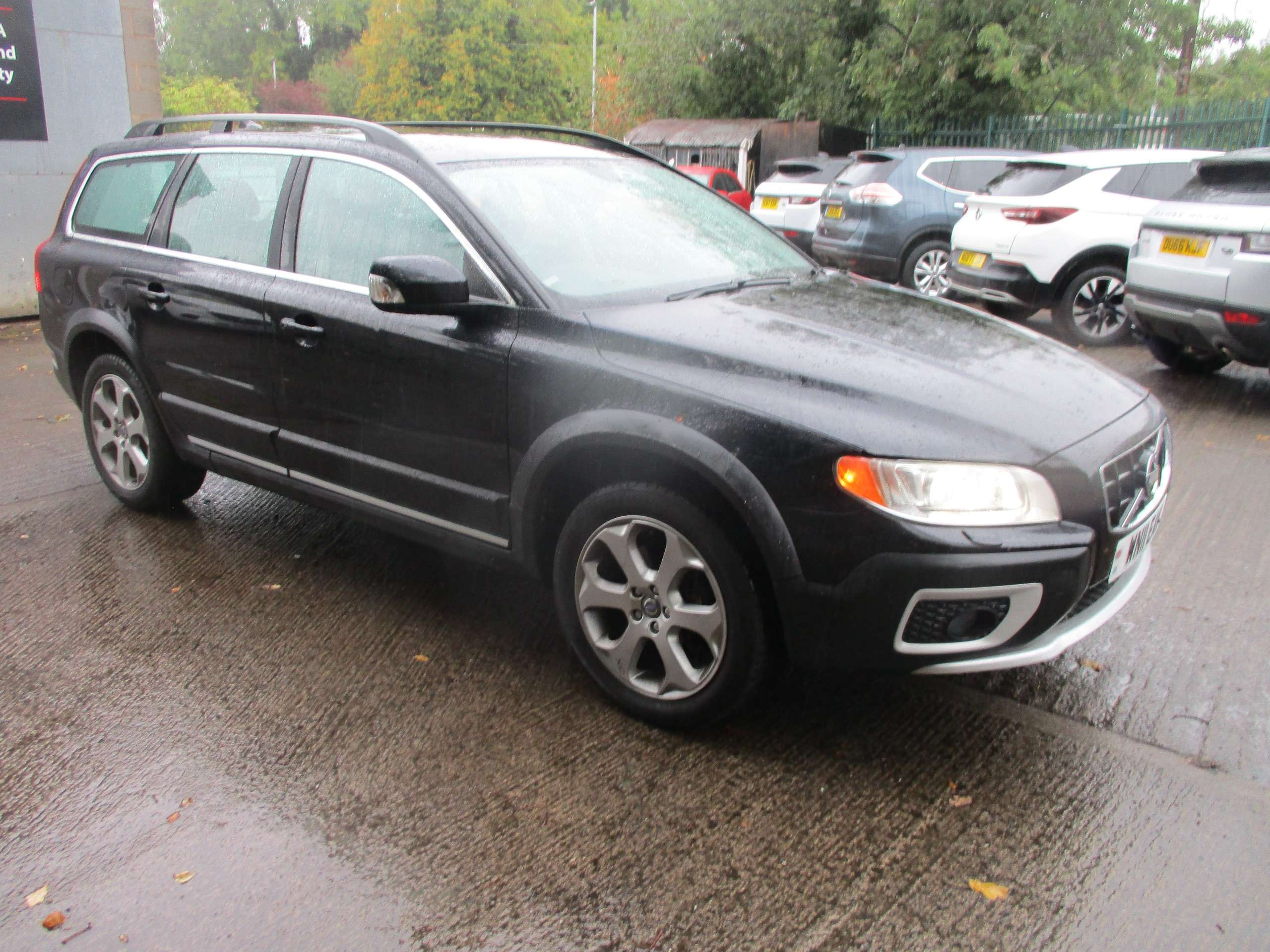 A 2011 VOLVO XC70 2.0 D3 SE Lux Estate 5dr Diesel Geartronic Euro 5 (163 ps) A 2011 VOLVO XC70 2.0 D3 SE Lux Estate 5dr Diesel Geartronic Euro 5 (163 ps)