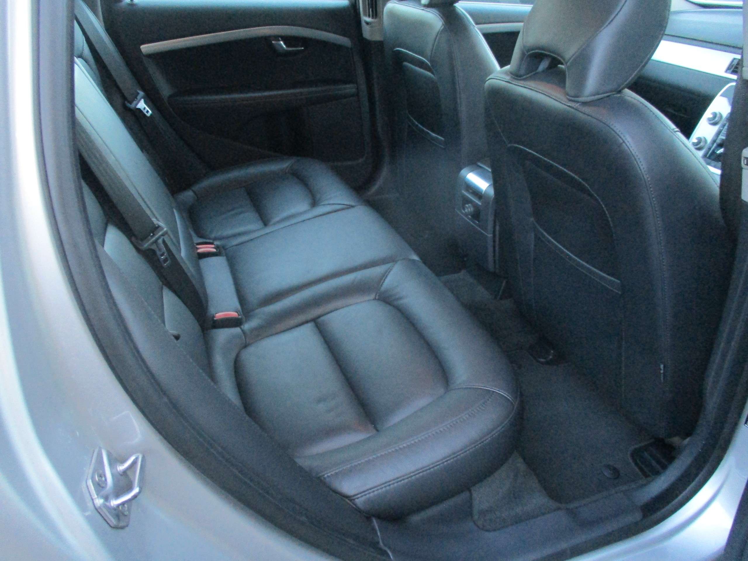 2014 VOLVO V70 2014 VOLVO V70