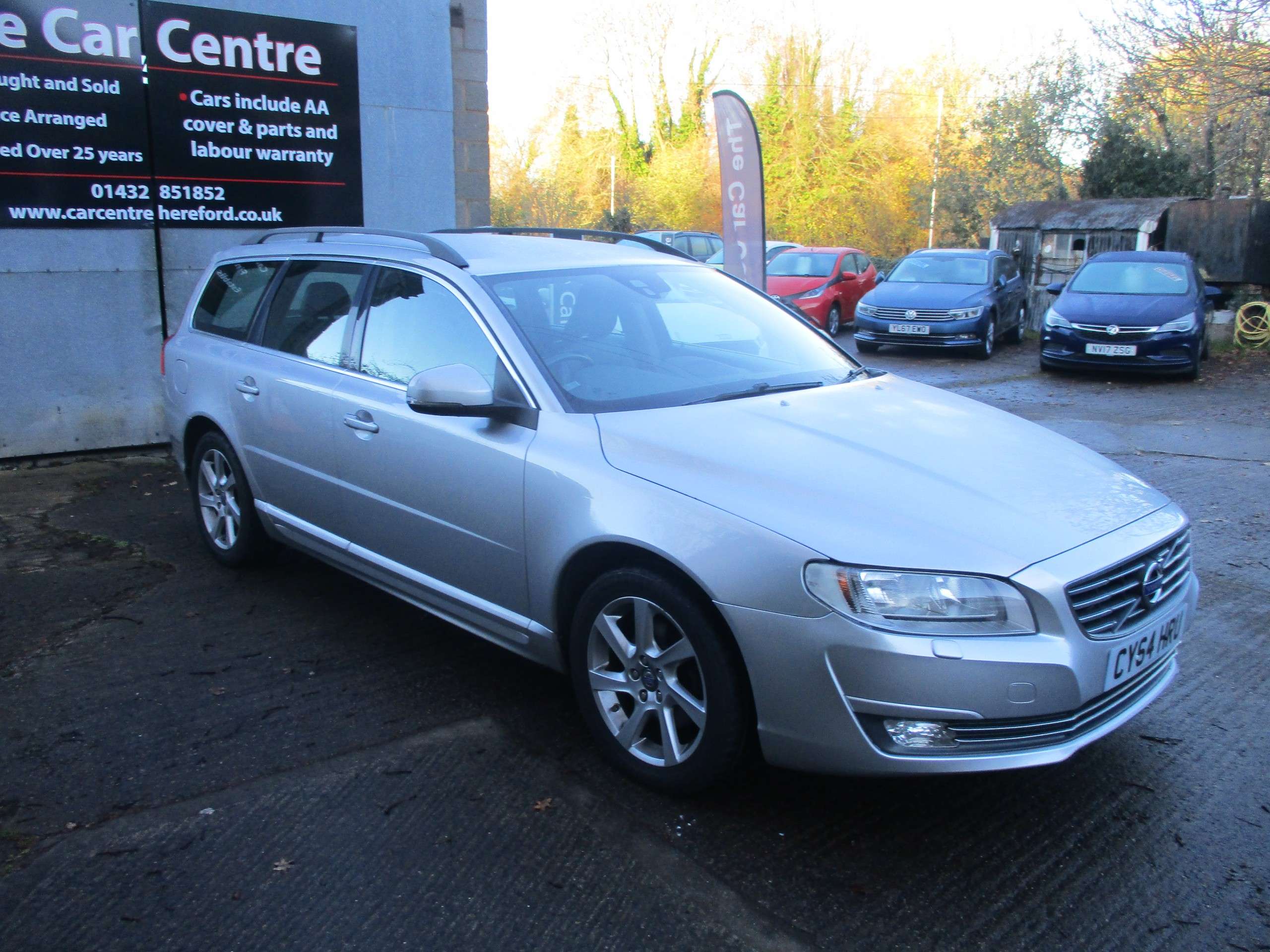 A 2014 VOLVO V70 2.0 D4 SE Nav Estate 5dr Diesel Manual Euro 6 (s/s) (181 ps) A 2014 VOLVO V70 2.0 D4 SE Nav Estate 5dr Diesel Manual Euro 6 (s/s) (181 ps)