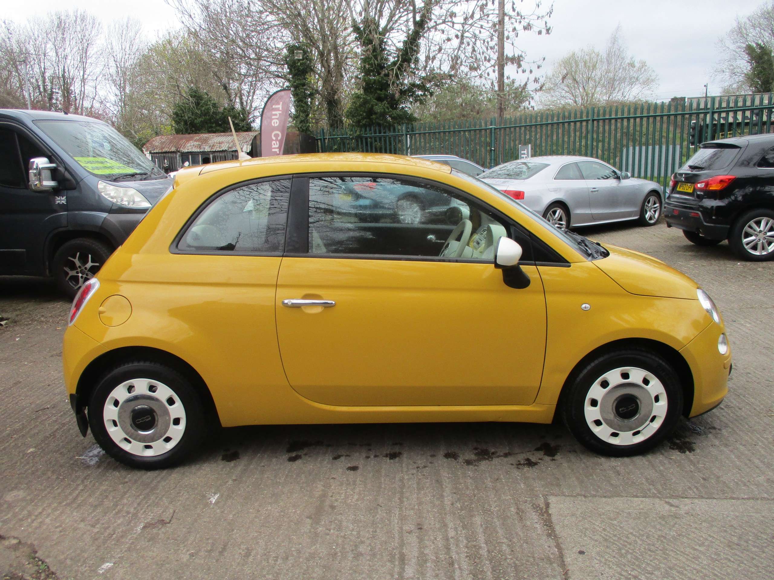 A 2013 FIAT 500 1.2 Colour Therapy Hatchback 3dr Petrol Manual Euro 5 (s/s) (69 bhp) A 2013 FIAT 500 1.2 Colour Therapy Hatchback 3dr Petrol Manual Euro 5 (s/s) (69 bhp)