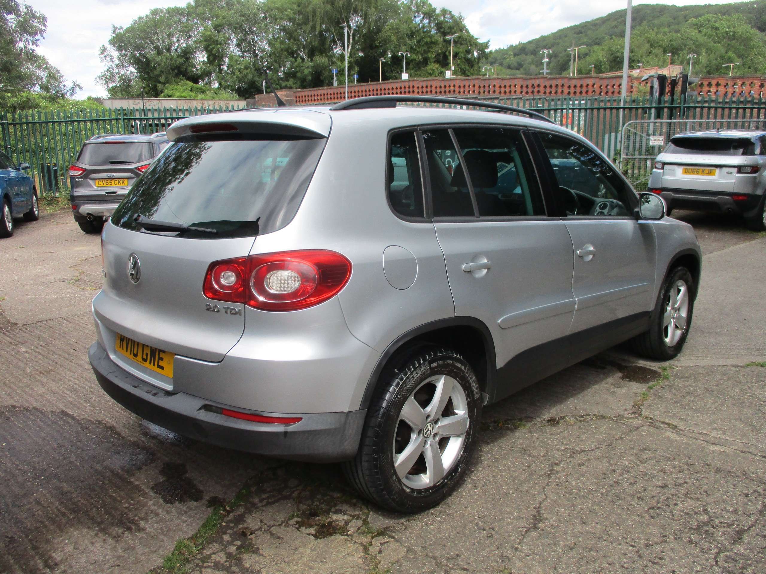 2010 VOLKSWAGEN TIGUAN 2010 VOLKSWAGEN TIGUAN