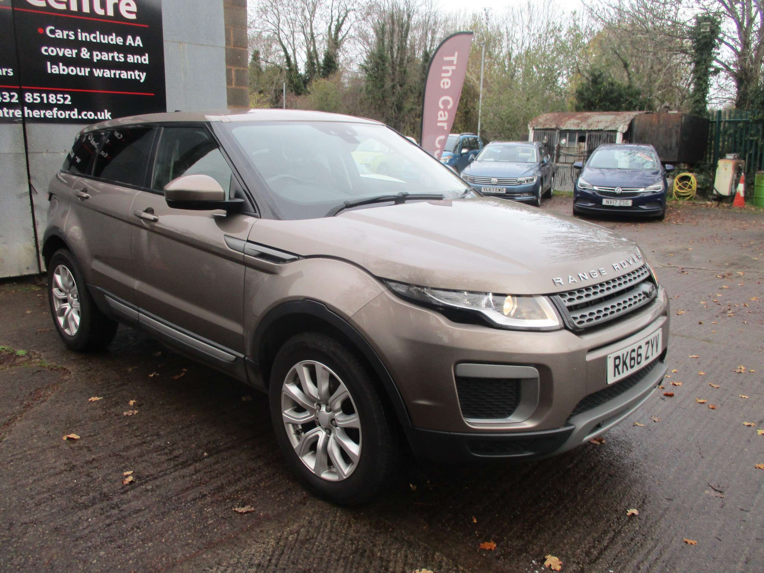 A 2016 LAND ROVER RANGE ROVER EVOQUE 2.0 eD4 SE SUV 5dr Diesel Manual FWD Euro 6 (s/s) (150 ps) A 2016 LAND ROVER RANGE ROVER EVOQUE 2.0 eD4 SE SUV 5dr Diesel Manual FWD Euro 6 (s/s) (150 ps)