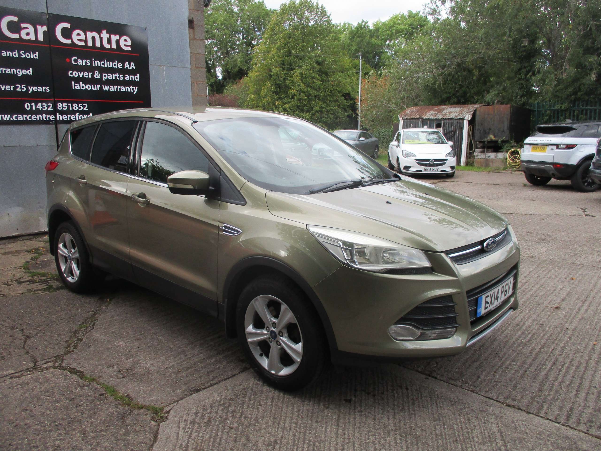 A 2014 FORD KUGA 2.0 TDCi Zetec SUV 5dr Diesel Manual AWD Euro 5 (140 ps) A 2014 FORD KUGA 2.0 TDCi Zetec SUV 5dr Diesel Manual AWD Euro 5 (140 ps)