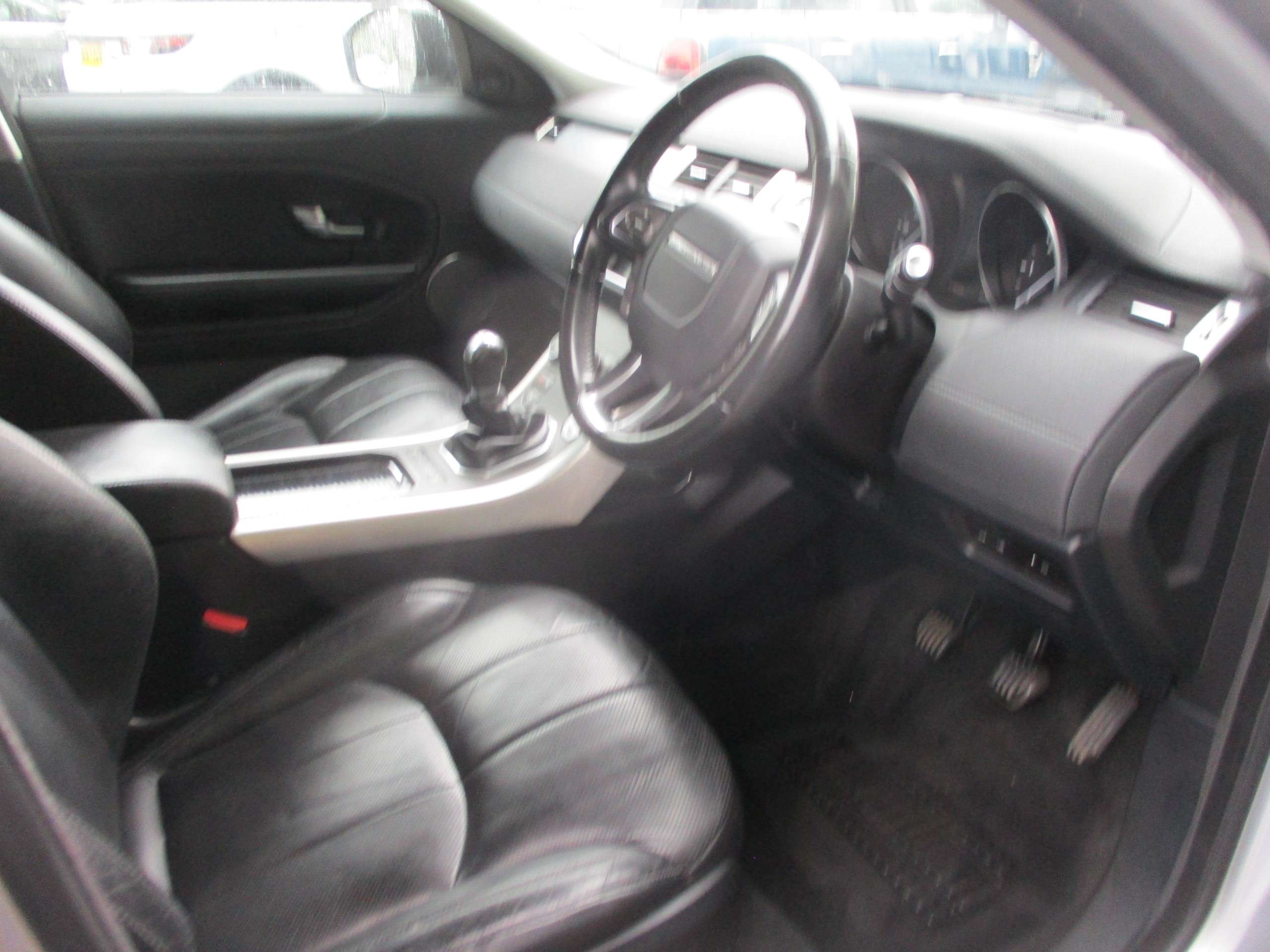 A 2016 LAND ROVER RANGE ROVER EVOQUE 2.0 TD4 SE Tech SUV 5dr Diesel Manual 4WD Euro 6 (s/s) (180 ps) A 2016 LAND ROVER RANGE ROVER EVOQUE 2.0 TD4 SE Tech SUV 5dr Diesel Manual 4WD Euro 6 (s/s) (180 ps)