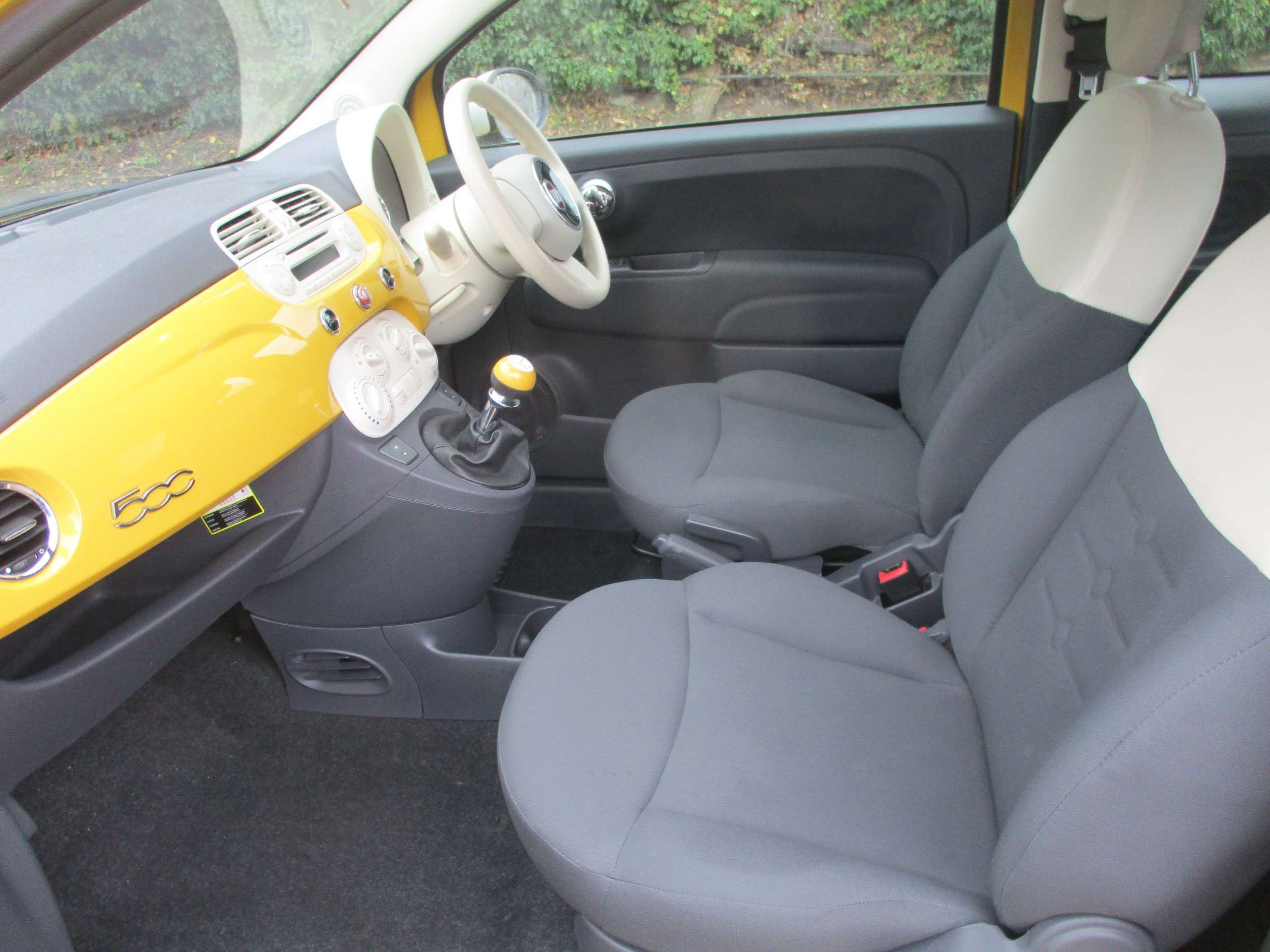 A 2013 FIAT 500 1.2 Colour Therapy Hatchback 3dr Petrol Manual Euro 5 (s/s) (69 bhp) A 2013 FIAT 500 1.2 Colour Therapy Hatchback 3dr Petrol Manual Euro 5 (s/s) (69 bhp)