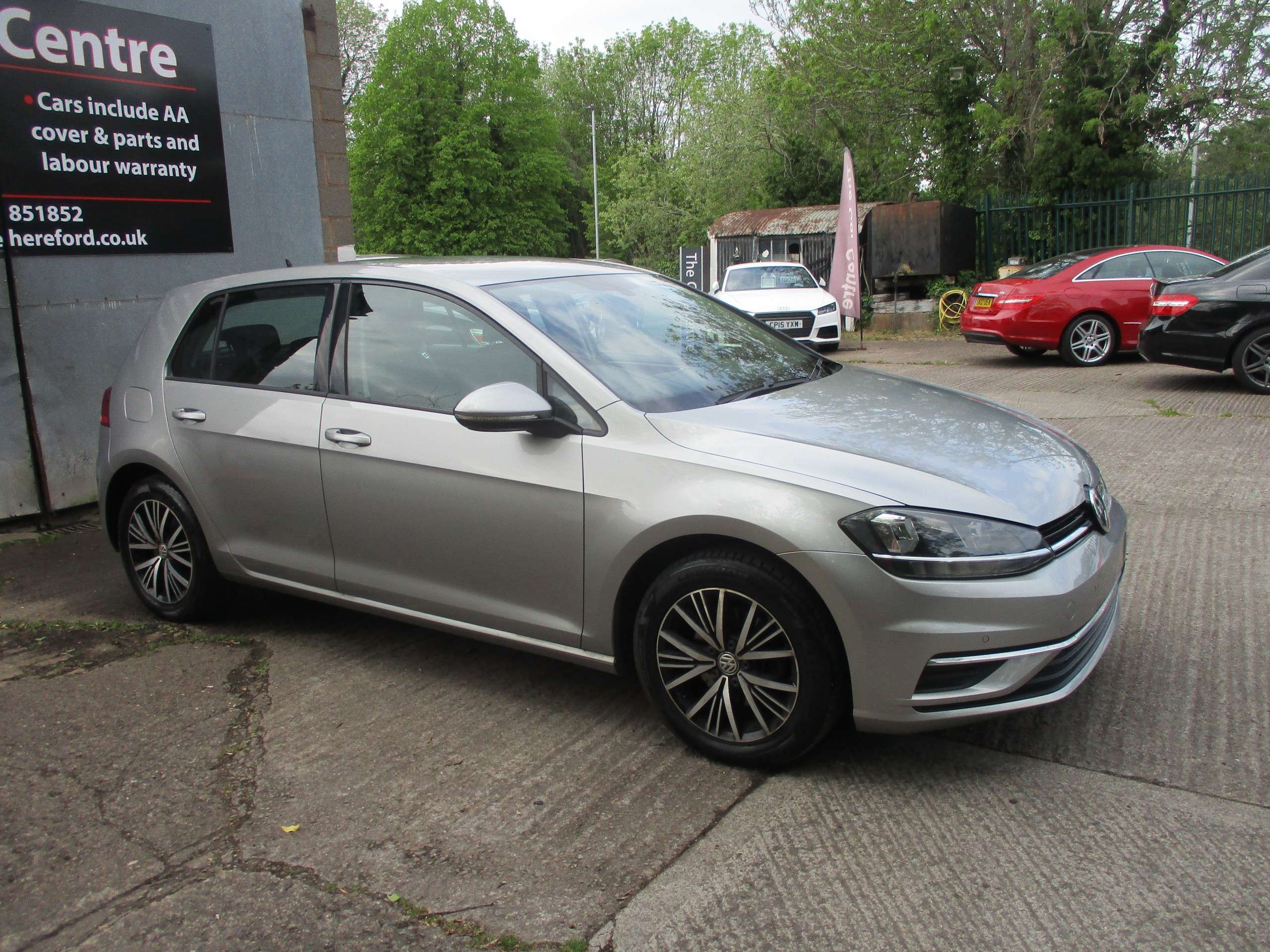 A 2017 VOLKSWAGEN GOLF 1.4 TSI SE Nav Hatchback 5dr Petrol Manual Euro 6 (s/s) (125 ps) A 2017 VOLKSWAGEN GOLF 1.4 TSI SE Nav Hatchback 5dr Petrol Manual Euro 6 (s/s) (125 ps)