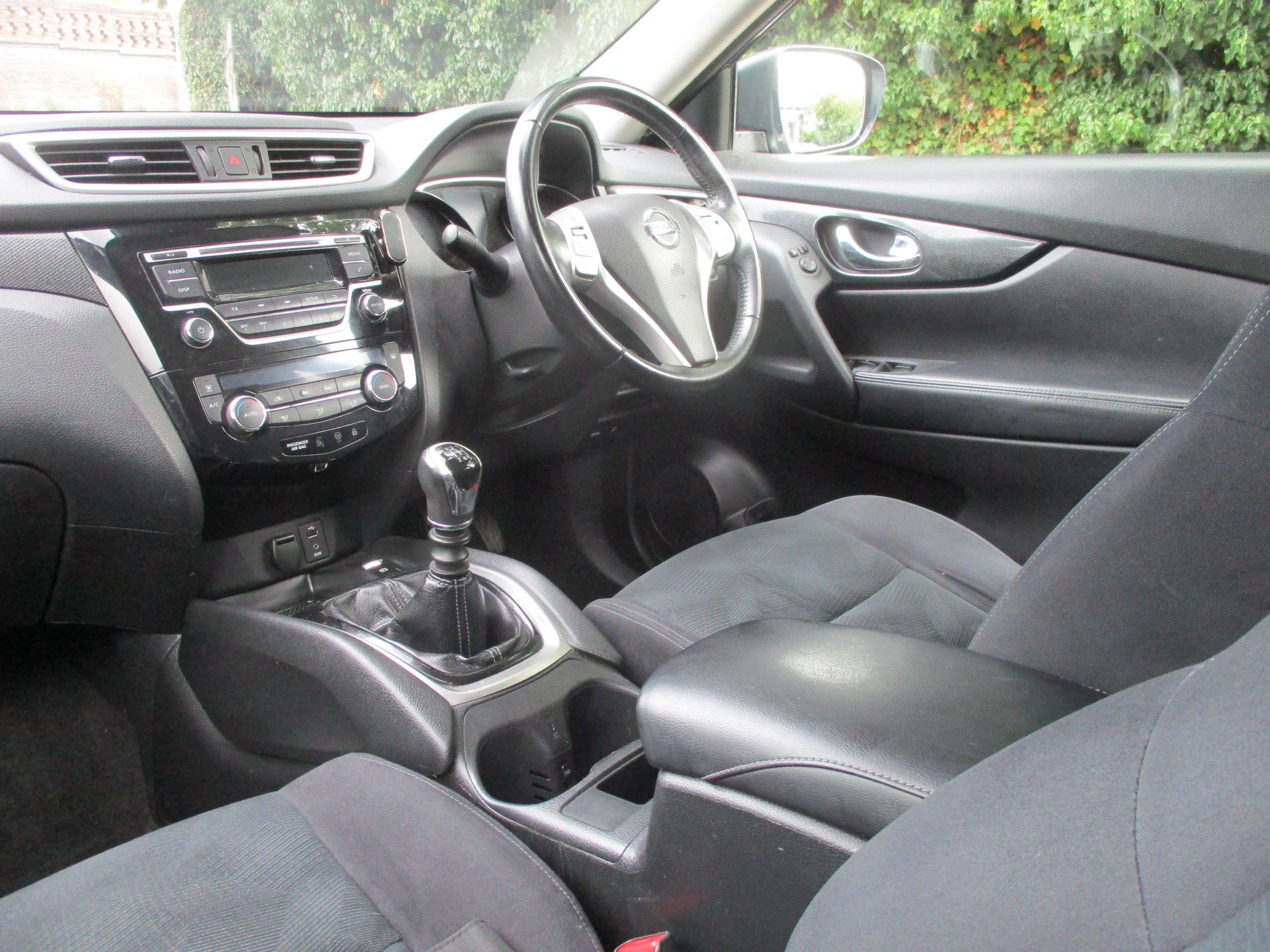 A 2016 NISSAN X-TRAIL 1.6 dCi Acenta SUV 5dr Diesel Manual Euro 6 (s/s) (130 ps) A 2016 NISSAN X-TRAIL 1.6 dCi Acenta SUV 5dr Diesel Manual Euro 6 (s/s) (130 ps)