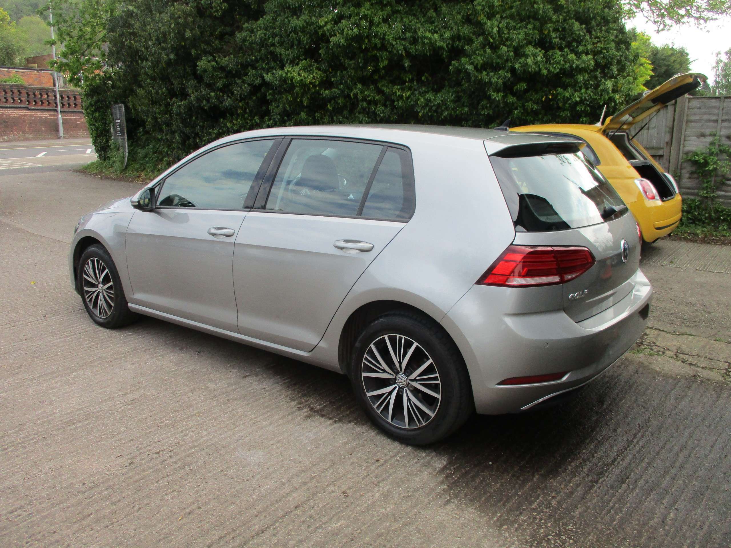 2017 VOLKSWAGEN GOLF 2017 VOLKSWAGEN GOLF