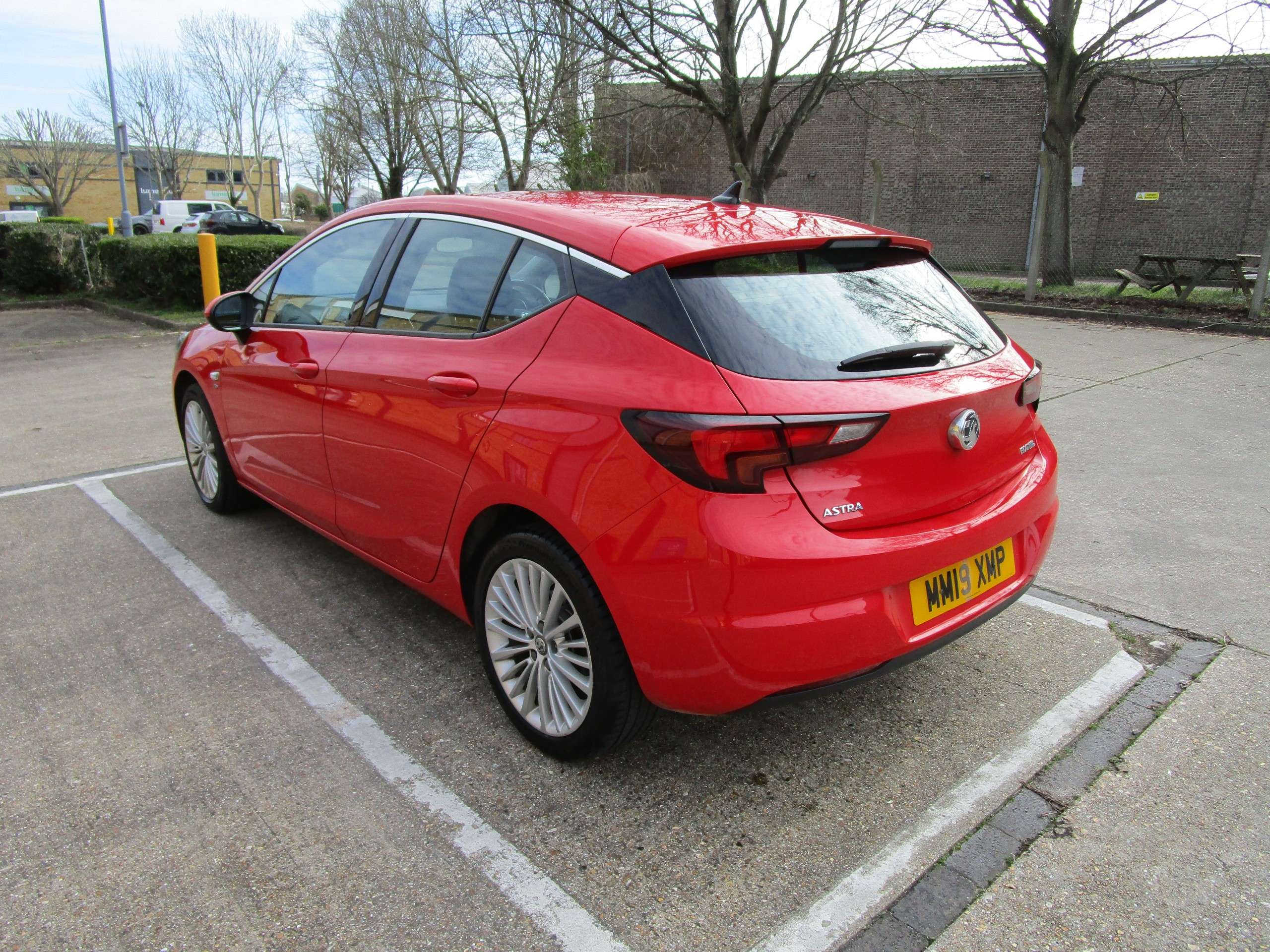 A 2019 VAUXHALL ASTRA 1.0i Turbo ecoTEC Elite Nav Hatchback 5dr Petrol Manual Euro 6 (s/s) (105 ps) A 2019 VAUXHALL ASTRA 1.0i Turbo ecoTEC Elite Nav Hatchback 5dr Petrol Manual Euro 6 (s/s) (105 ps)