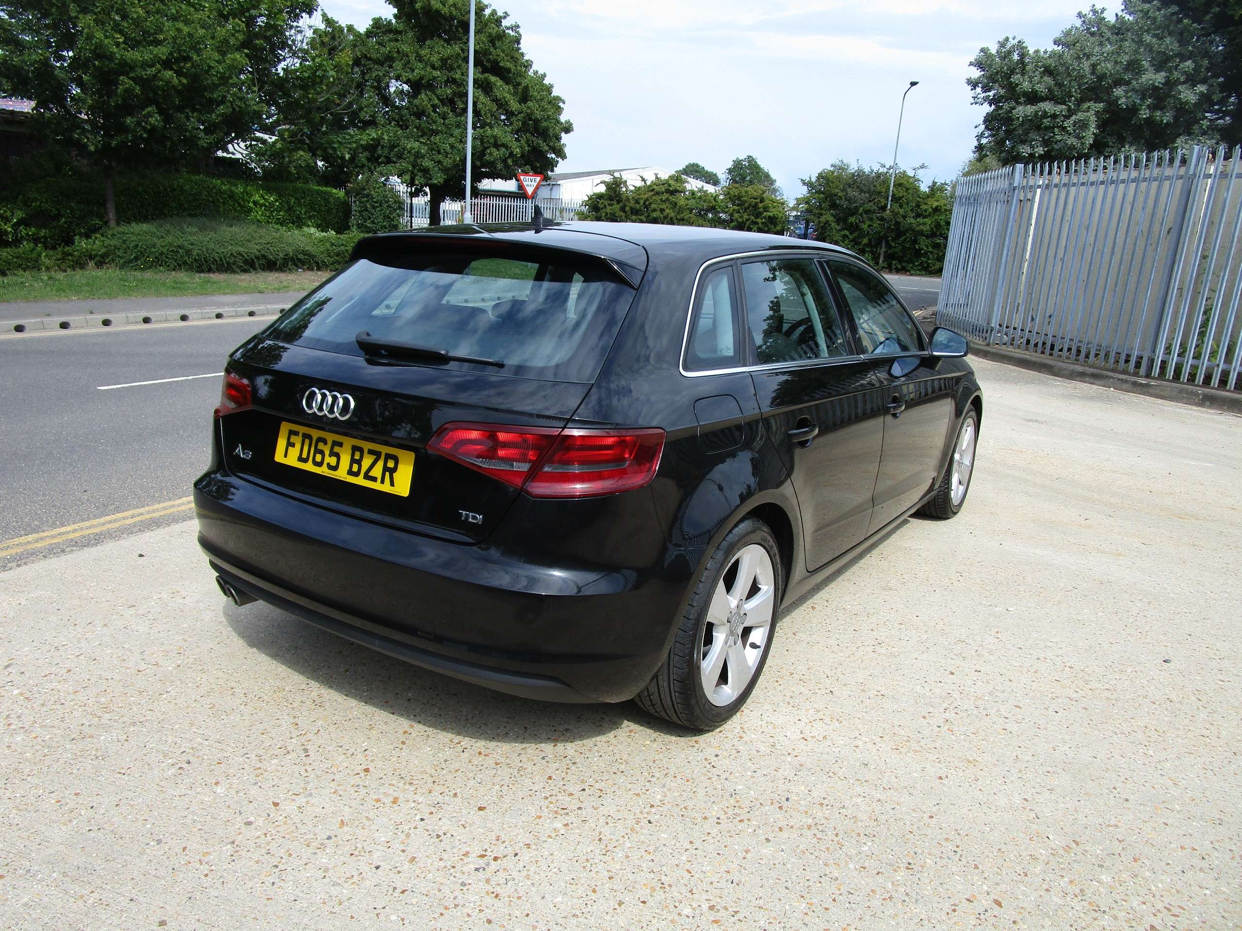 A 2015 AUDI A3 2.0 TDI Sport Sportback 5dr Diesel Manual Euro 6 (s/s) (Nav) (150 ps) A 2015 AUDI A3 2.0 TDI Sport Sportback 5dr Diesel Manual Euro 6 (s/s) (Nav) (150 ps)