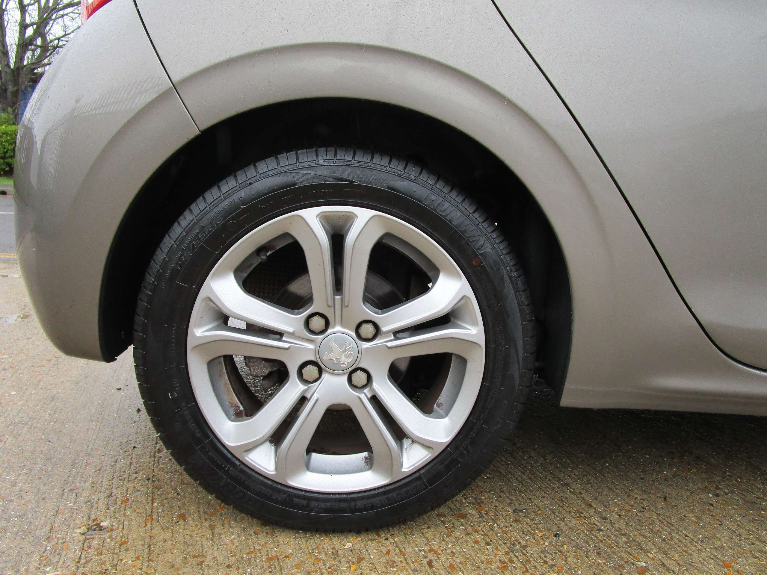 2014 PEUGEOT 208 2014 PEUGEOT 208