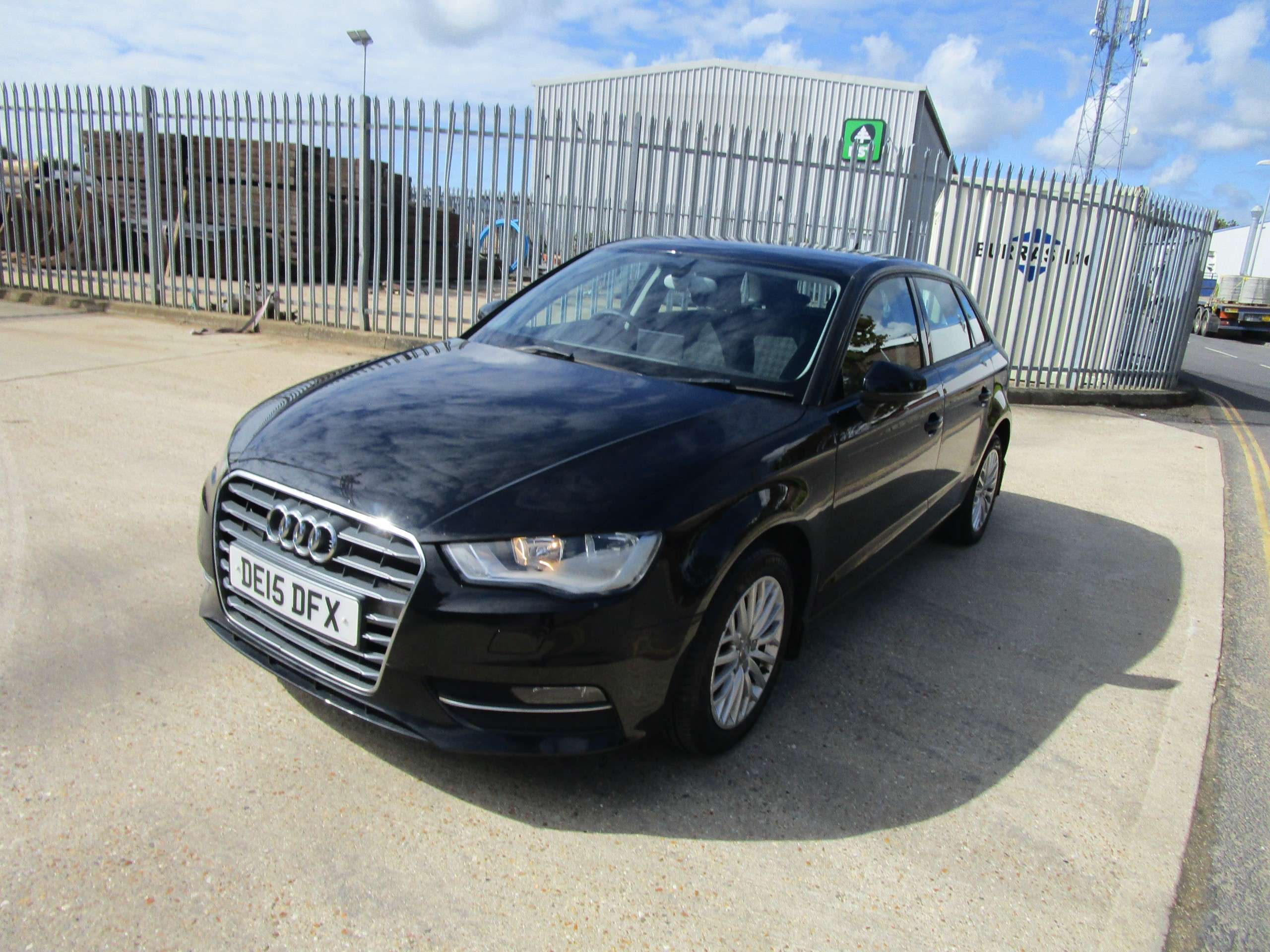 A 2015 AUDI A3 1.6 TDI SE Technik Sportback 5dr Diesel Manual Euro 6 (s/s) (110 ps) A 2015 AUDI A3 1.6 TDI SE Technik Sportback 5dr Diesel Manual Euro 6 (s/s) (110 ps)