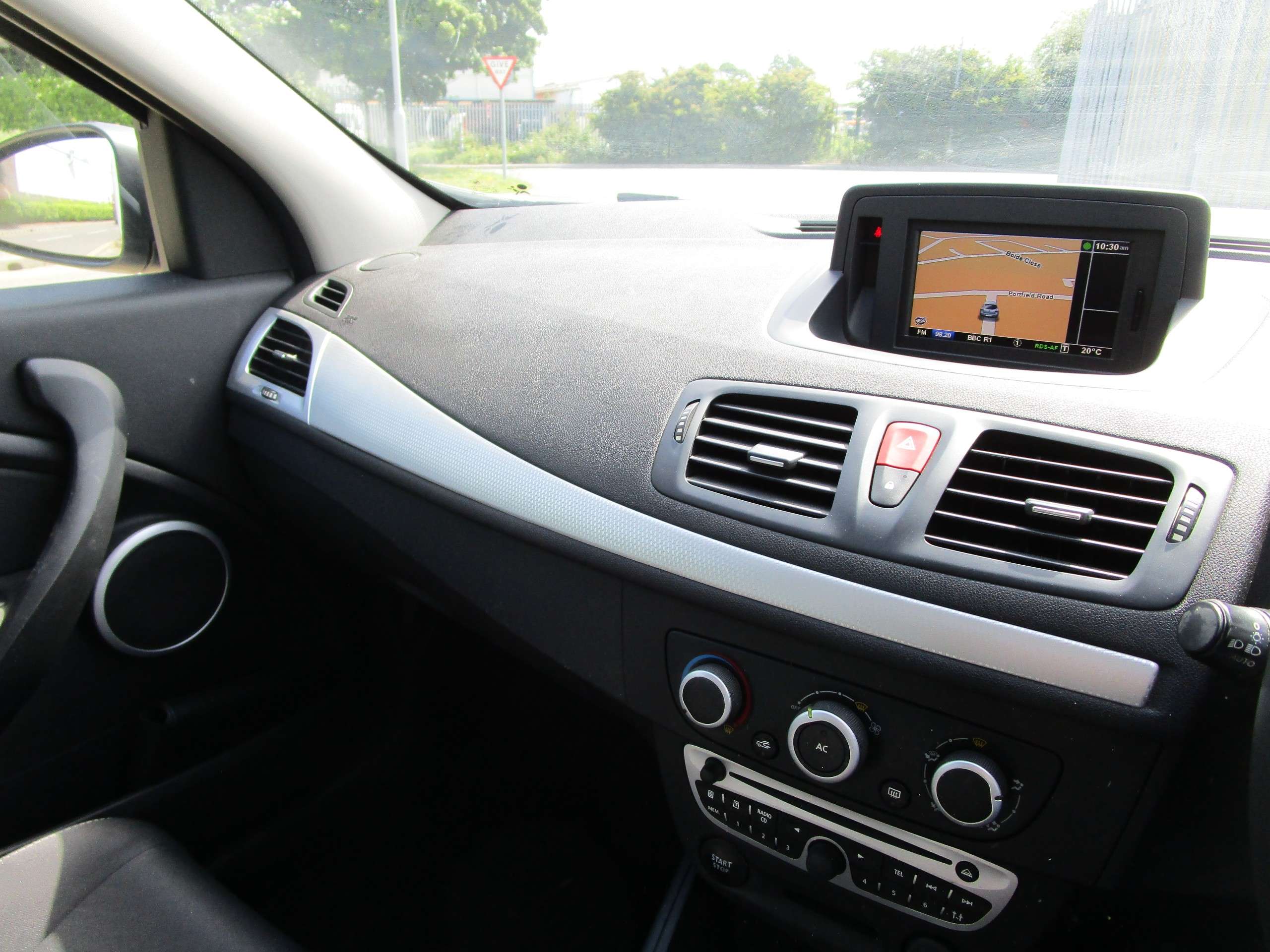 2011 RENAULT MEGANE 2011 RENAULT MEGANE