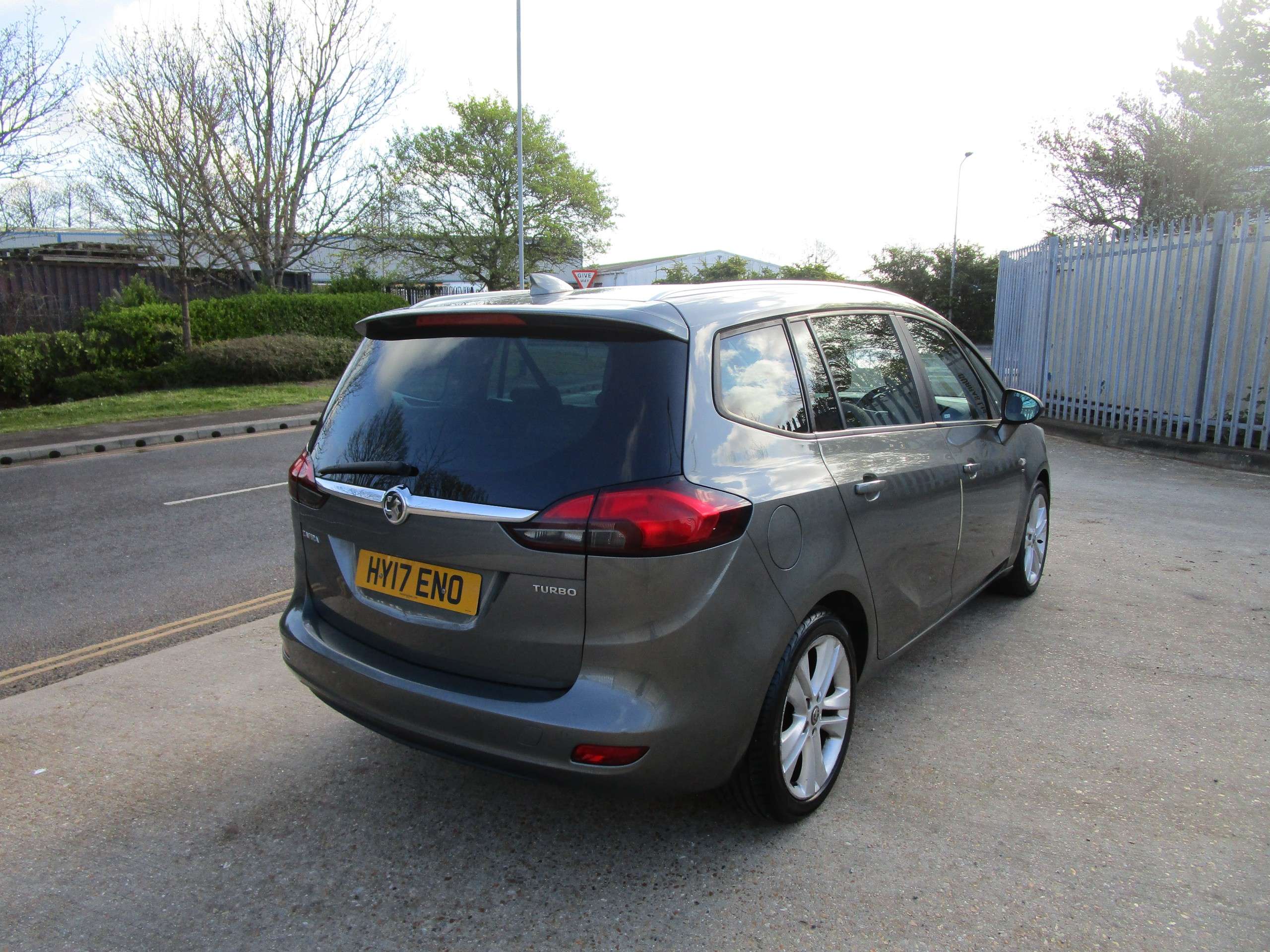A 2017 VAUXHALL ZAFIRA TOURER 1.4i Turbo SRi Nav MPV 5dr Petrol Manual Euro 6 (140 ps) A 2017 VAUXHALL ZAFIRA TOURER 1.4i Turbo SRi Nav MPV 5dr Petrol Manual Euro 6 (140 ps)