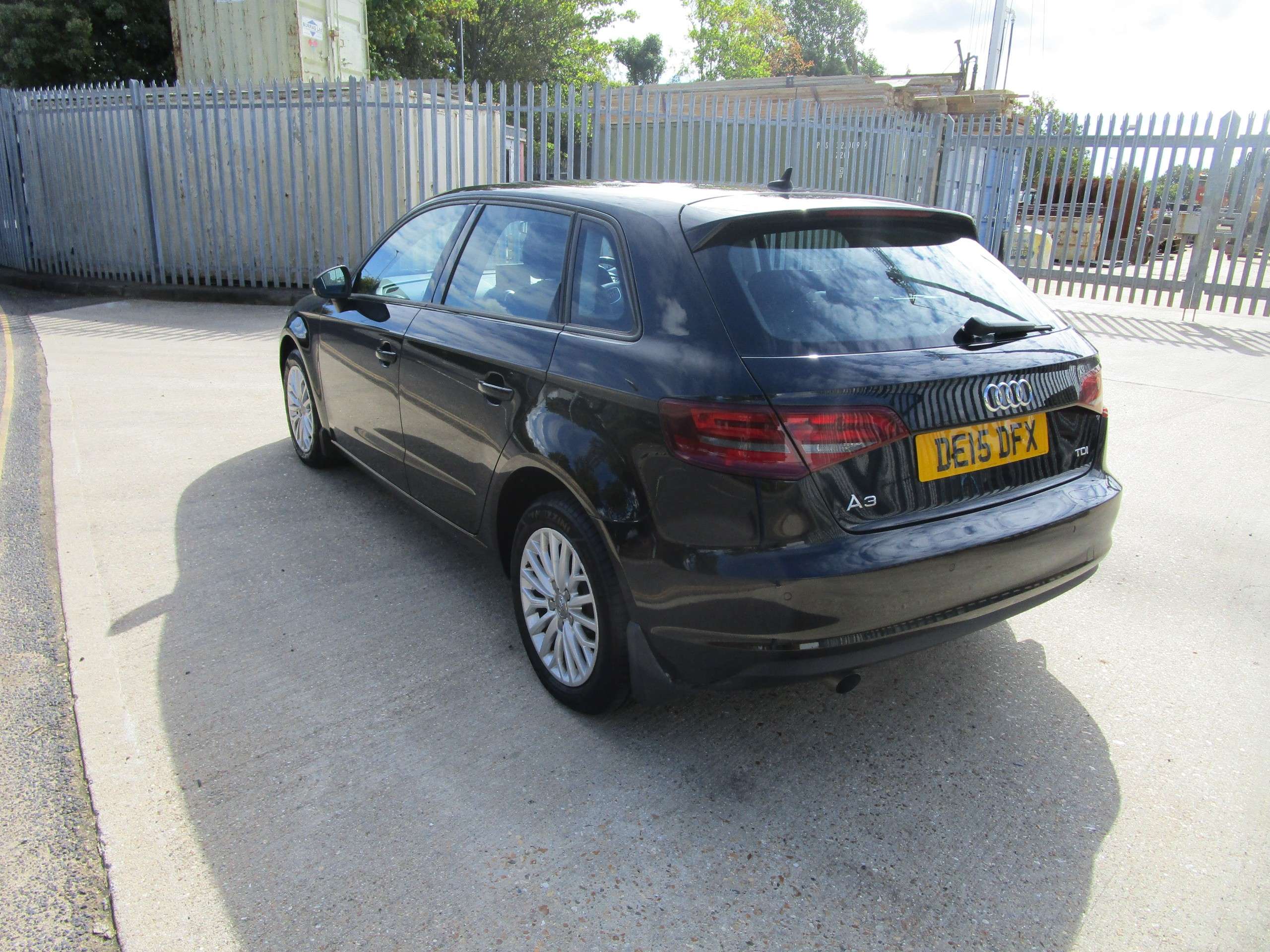 A 2015 AUDI A3 1.6 TDI SE Technik Sportback 5dr Diesel Manual Euro 6 (s/s) (110 ps) A 2015 AUDI A3 1.6 TDI SE Technik Sportback 5dr Diesel Manual Euro 6 (s/s) (110 ps)