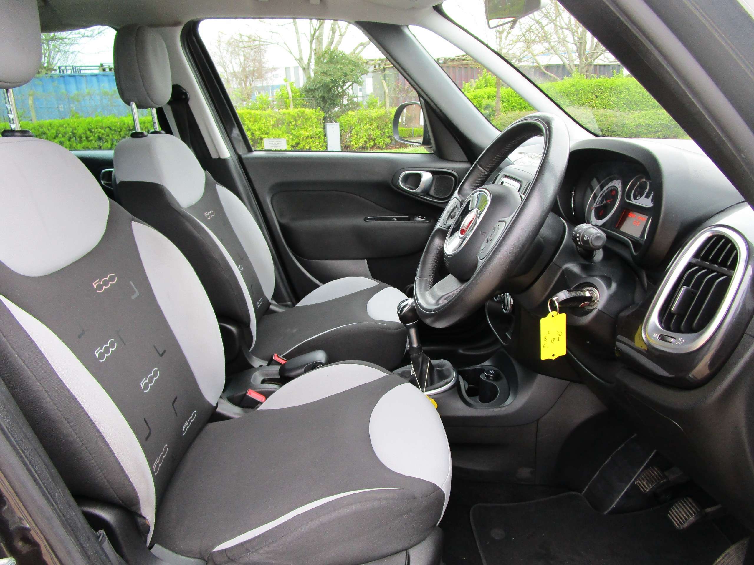 2014 FIAT 500L 2014 FIAT 500L