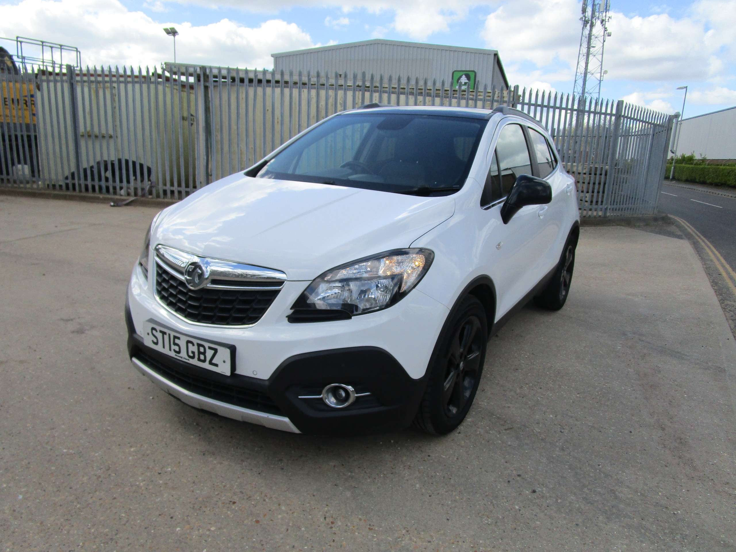 A 2015 VAUXHALL MOKKA 1.4i Turbo Limited Edition SUV 5dr Petrol Manual 2WD Euro 6 (s/s) (140 ps) A 2015 VAUXHALL MOKKA 1.4i Turbo Limited Edition SUV 5dr Petrol Manual 2WD Euro 6 (s/s) (140 ps)